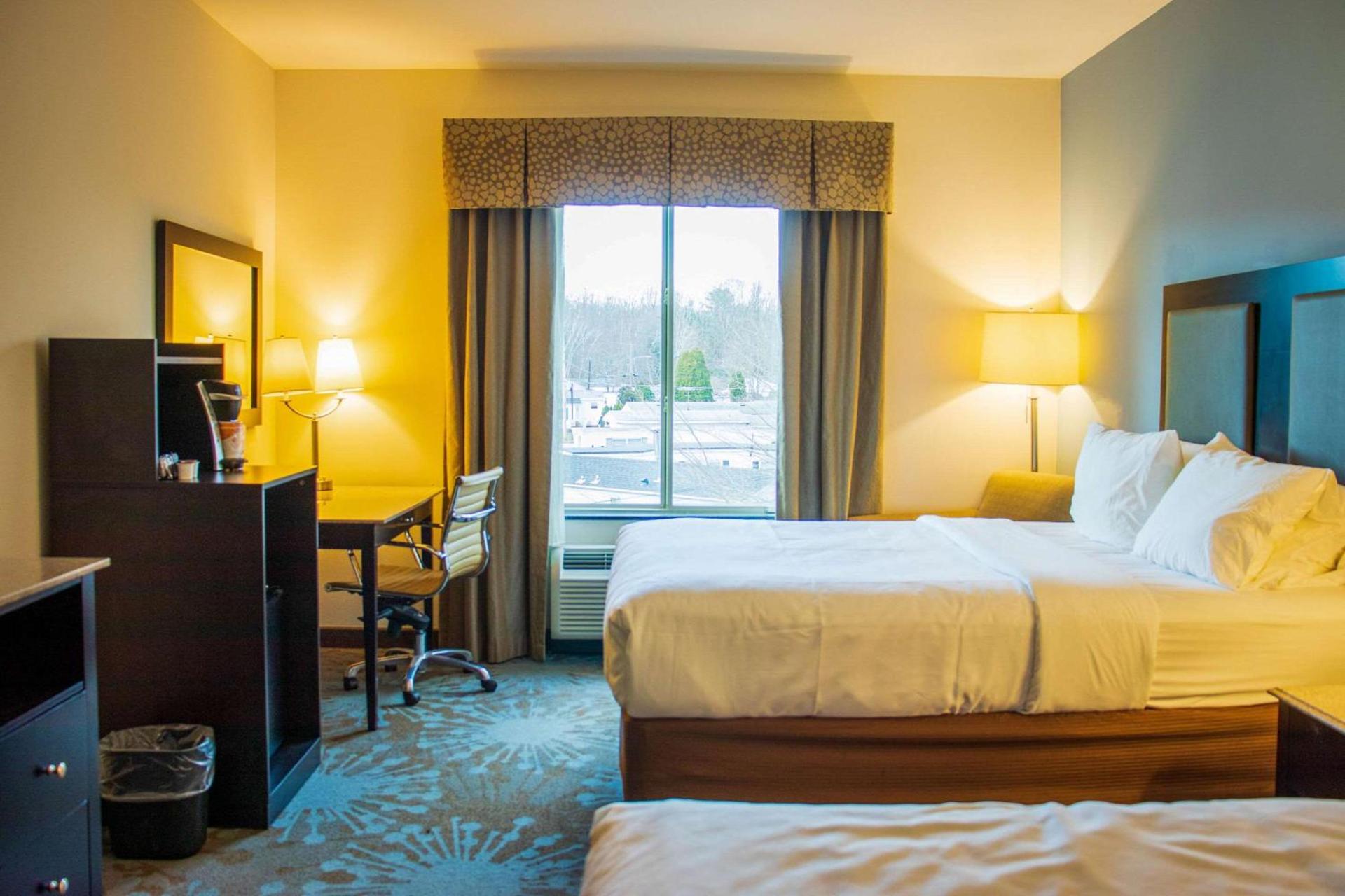 Comfort Inn & Suites Plainville-Foxboro photo 6