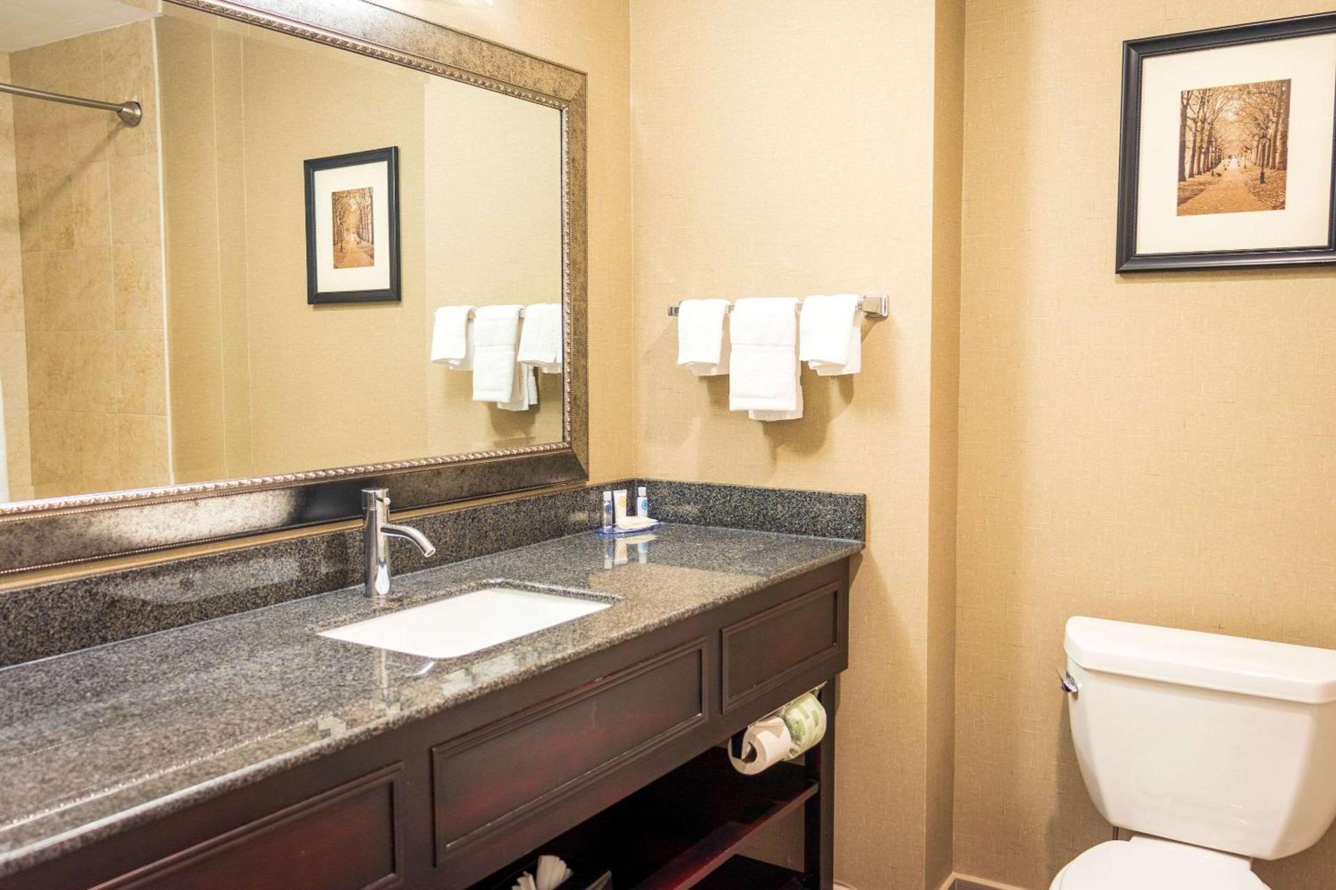Comfort Inn & Suites Plainville-Foxboro photo 15
