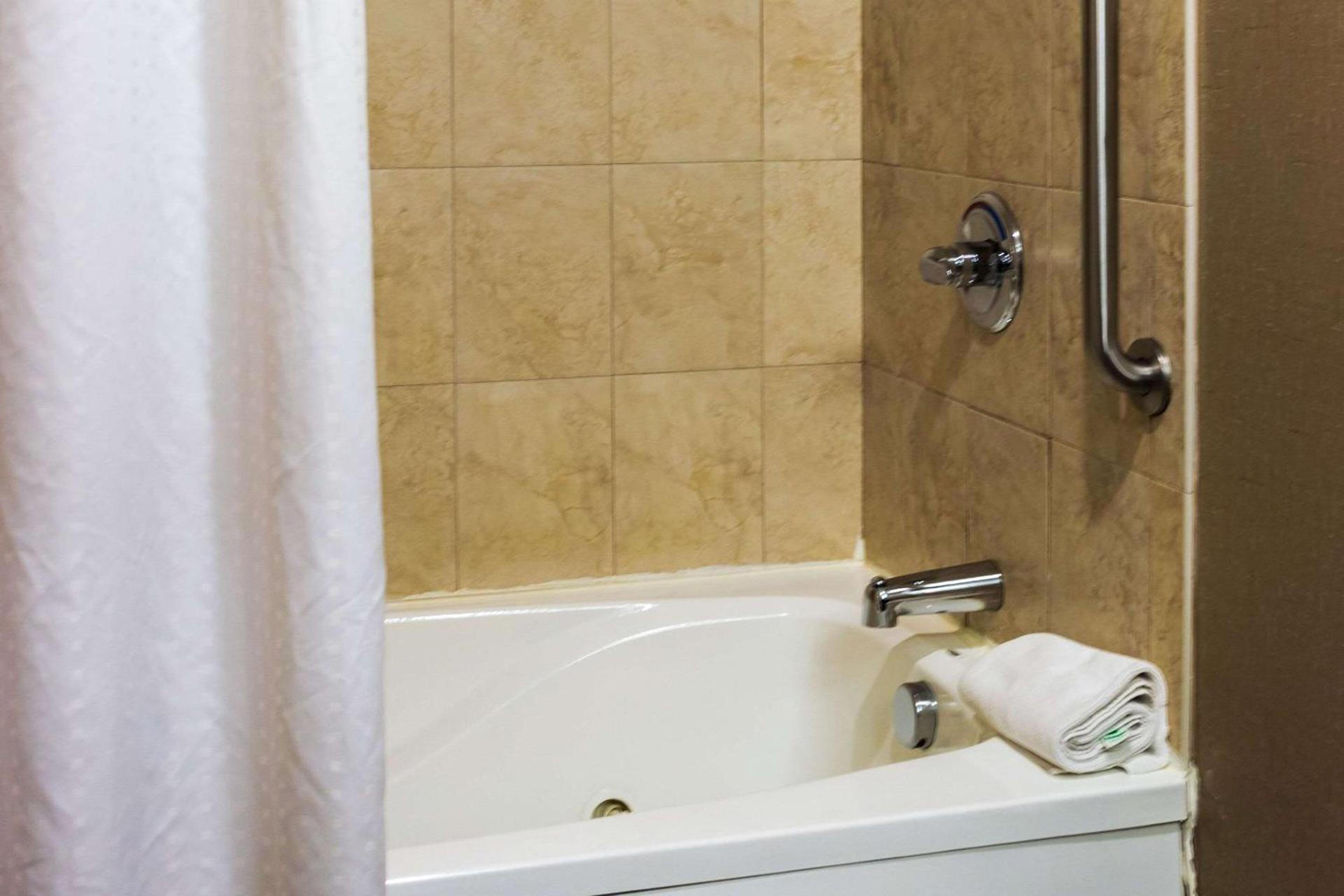 Comfort Inn & Suites Plainville-Foxboro photo 17
