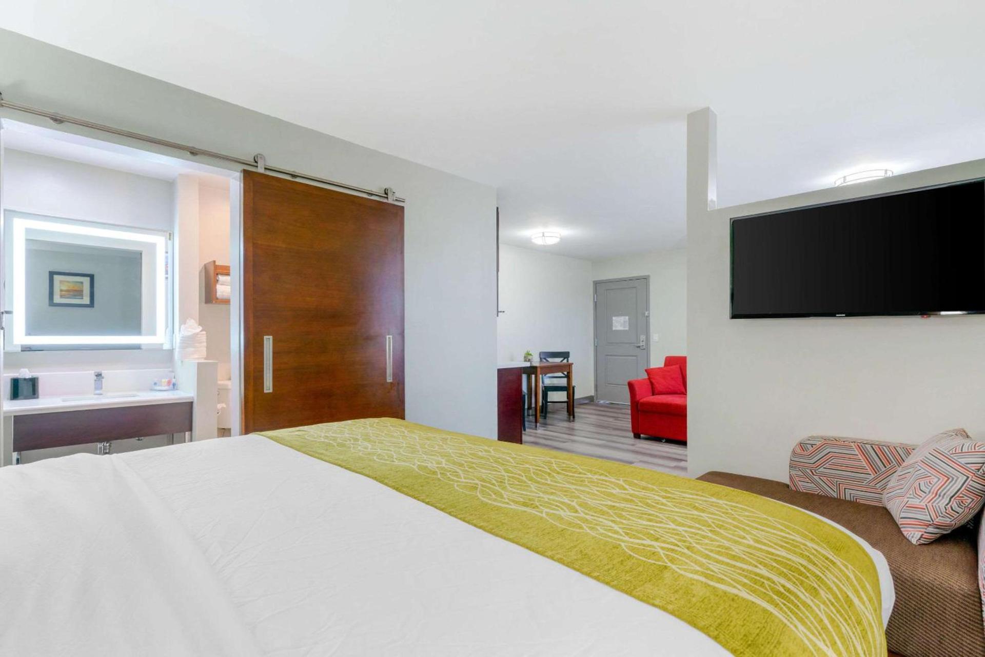 Comfort Inn Antioch - Century Plaza photo 12