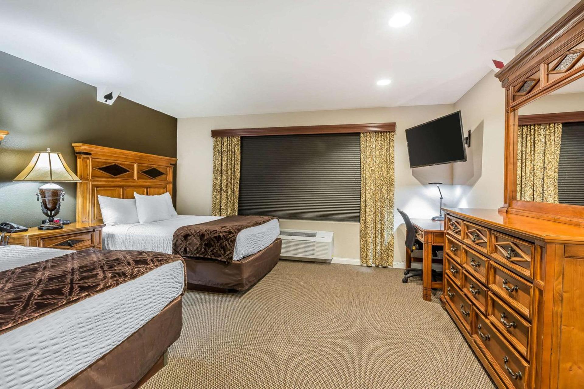 Econo Lodge Lake Elsinore Casino photo 20