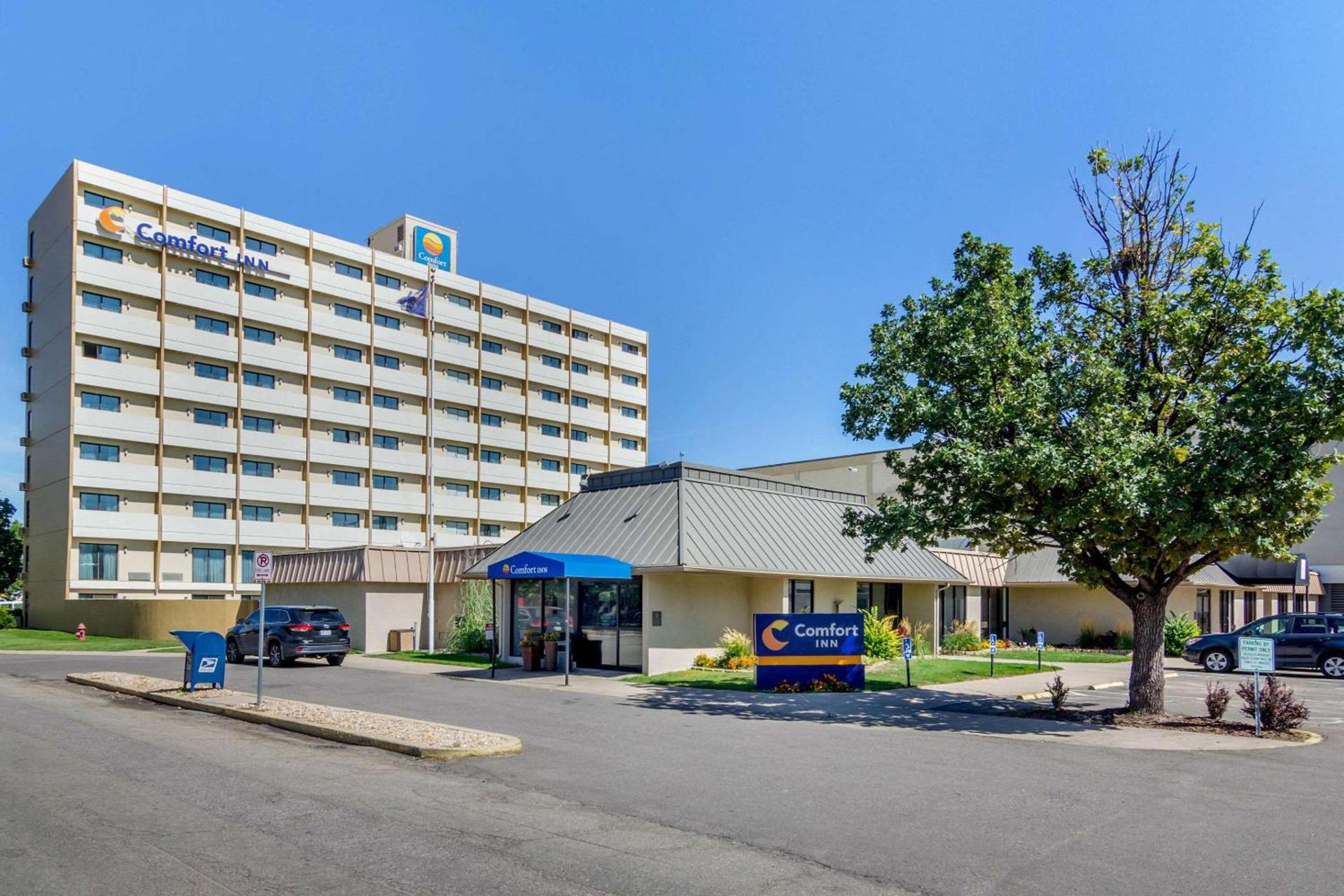 Holiday Inn Express Denver Central - North photo 1