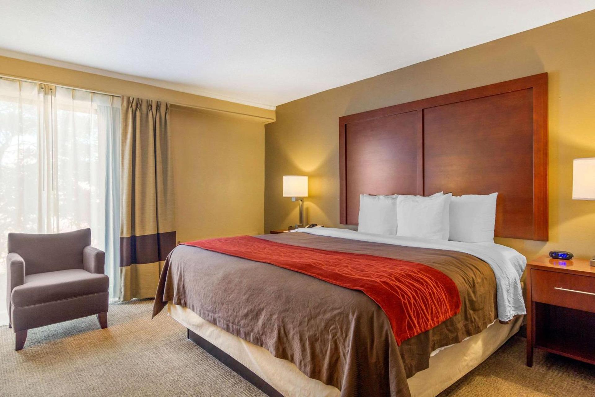 Holiday Inn Express Denver Central - North photo 12