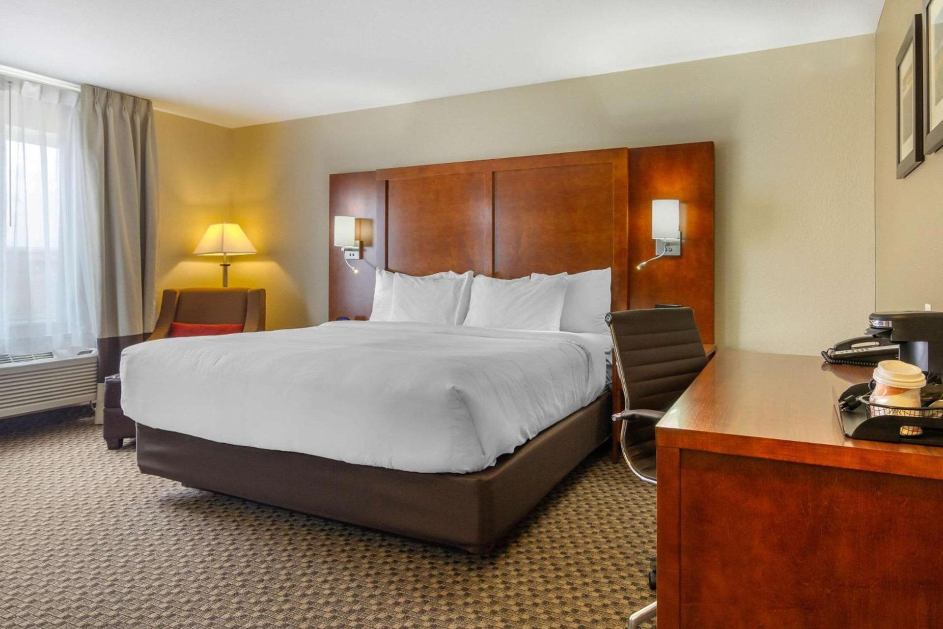 Comfort Inn & Suites Sterling photo 9