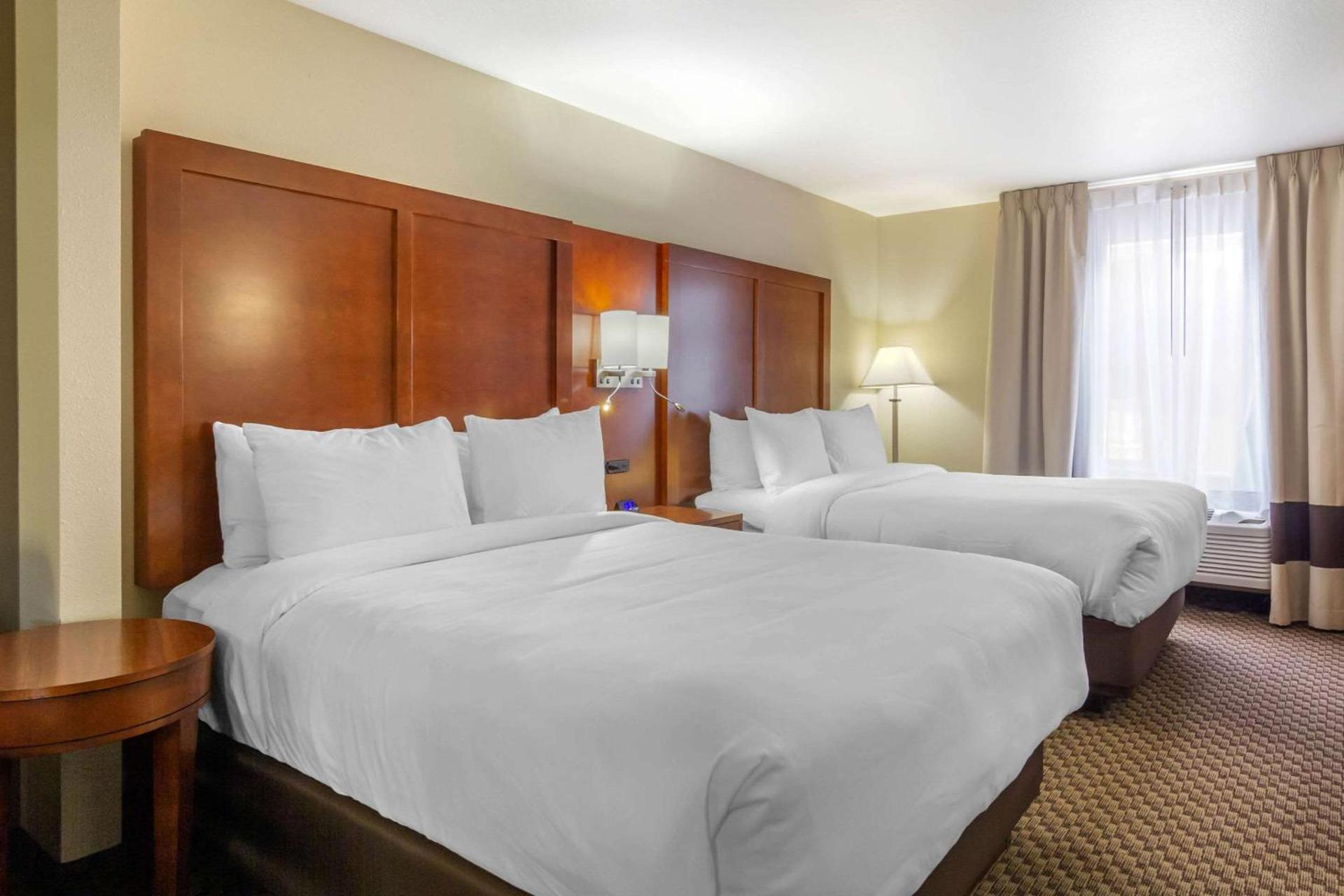 Comfort Inn & Suites Sterling photo 23