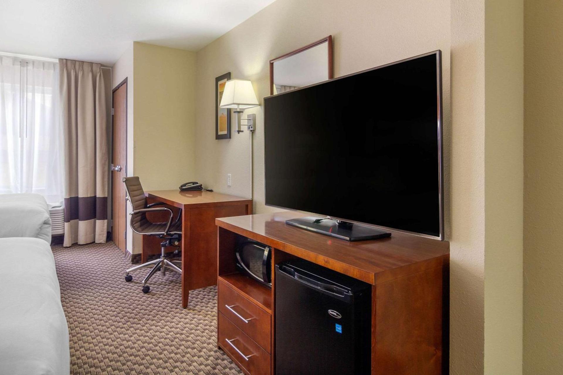Comfort Inn & Suites Sterling photo 25