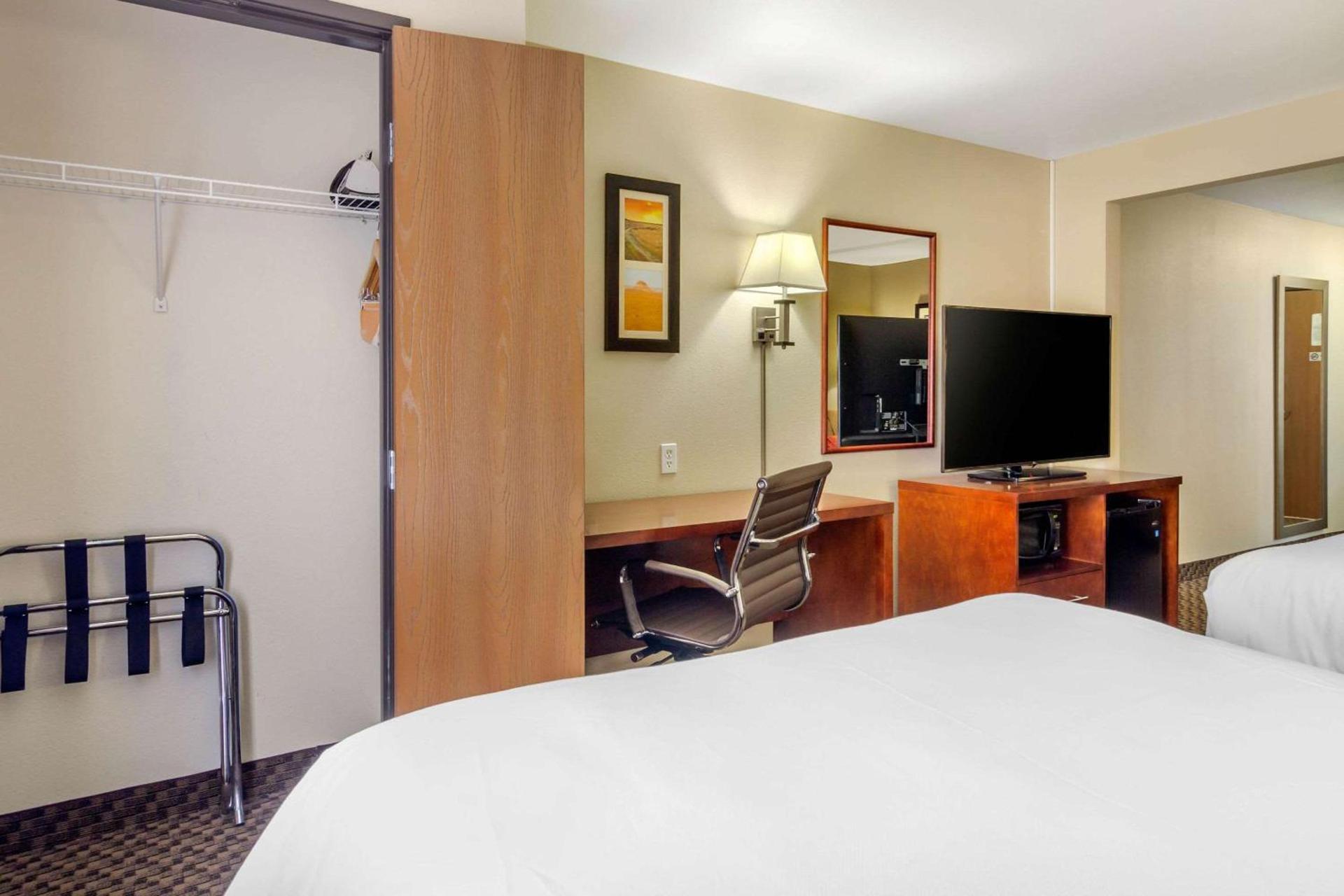 Comfort Inn & Suites Sterling photo 26