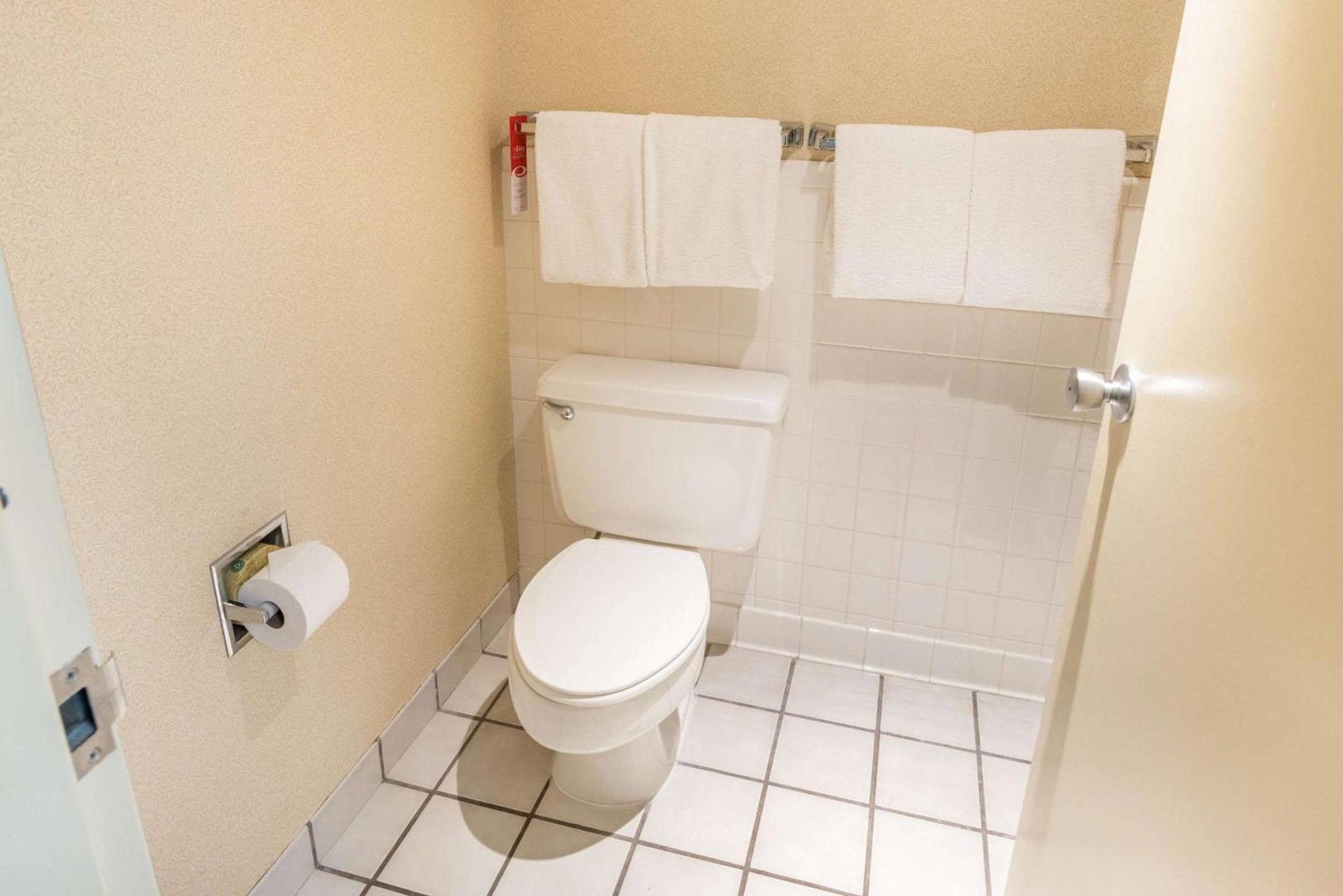 Econo Lodge Grand Junction North photo 12