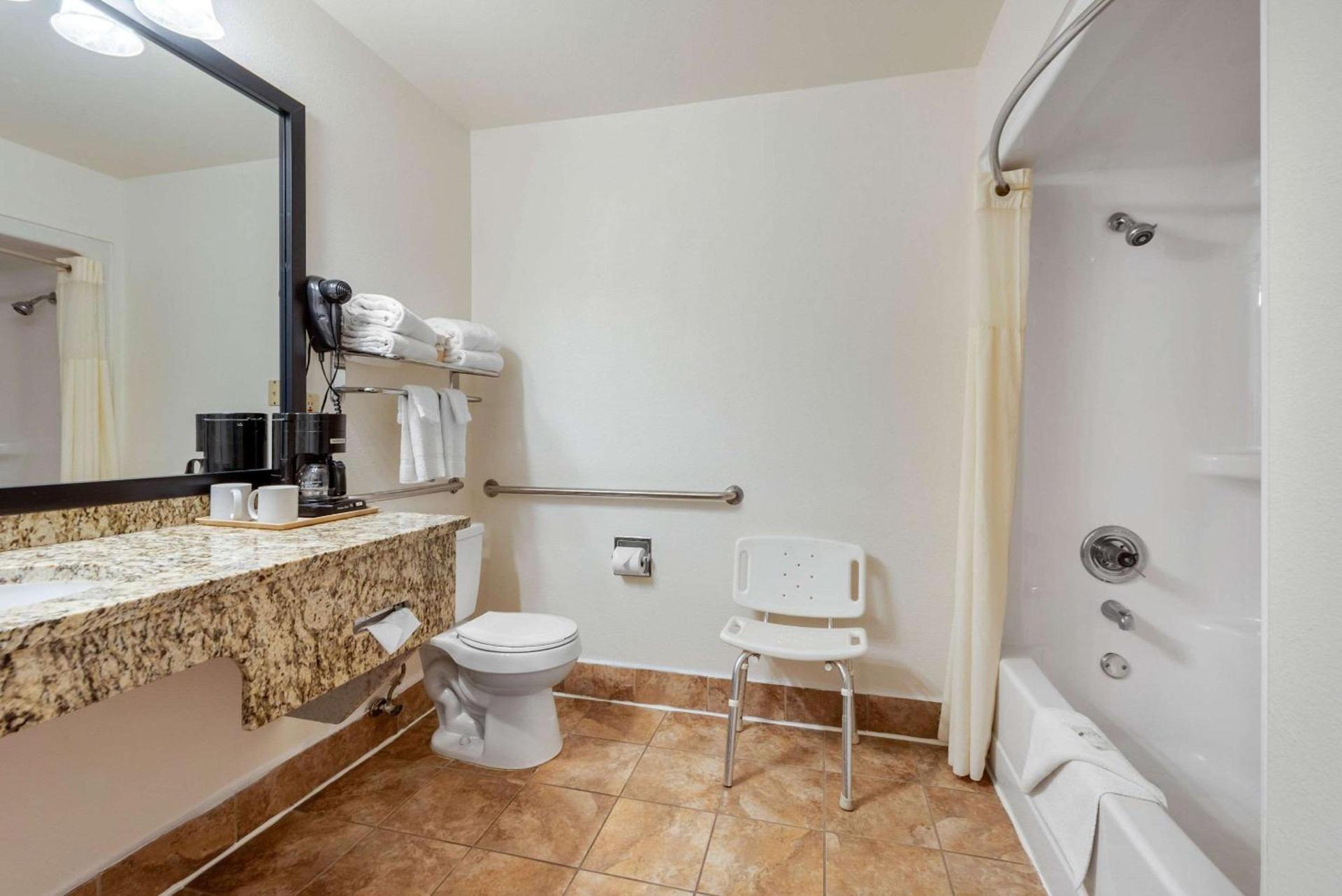 Quality Inn & Suites Limon photo 10