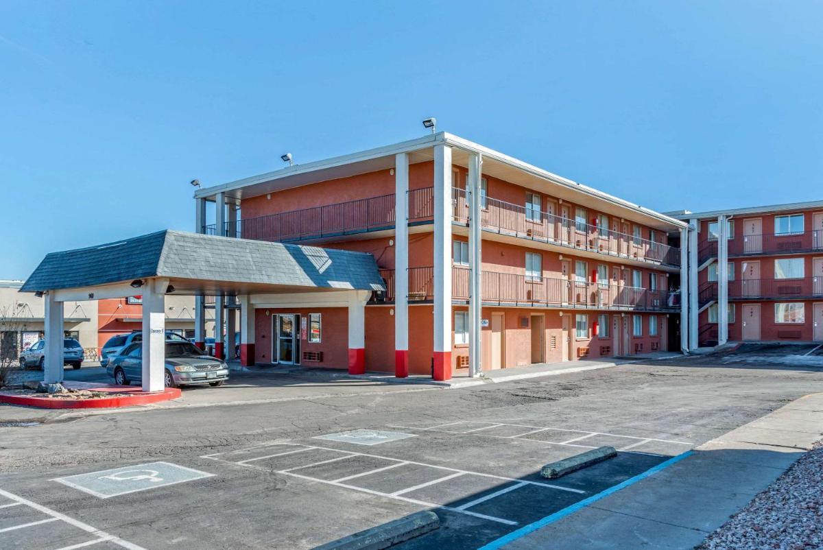Rodeway Inn Pueblo photo 2