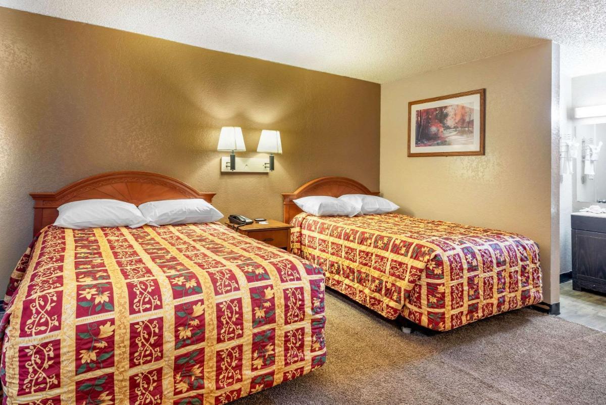 Rodeway Inn Pueblo photo 9