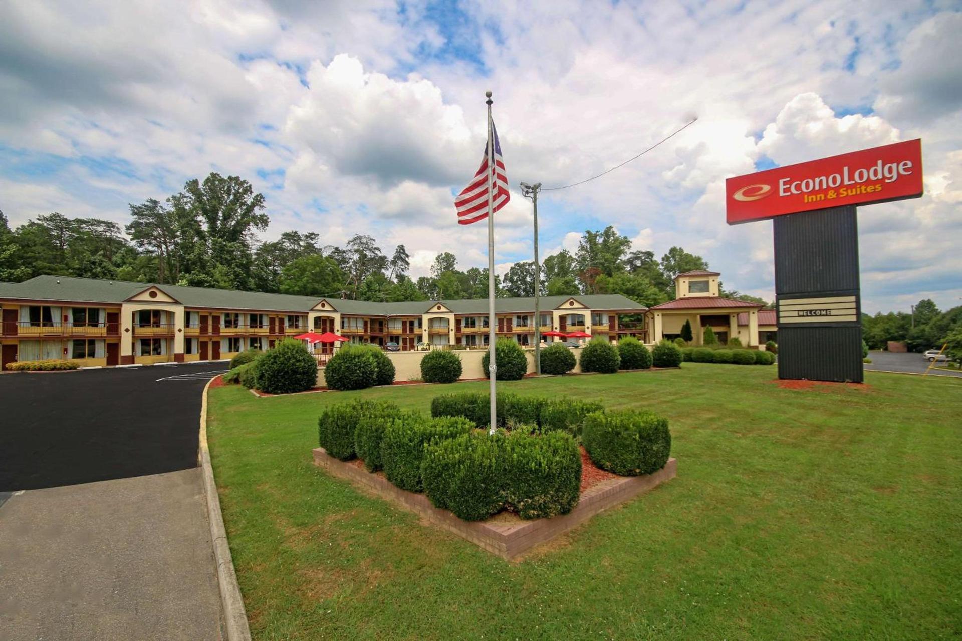 Americas Best Value Inn Pilot Mountain photo 1