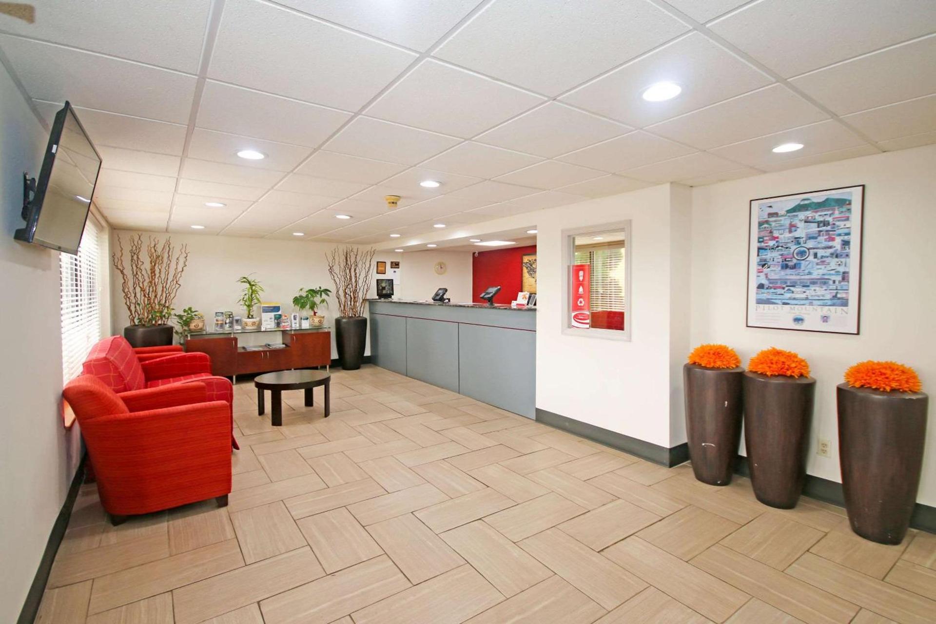 Americas Best Value Inn Pilot Mountain photo 15