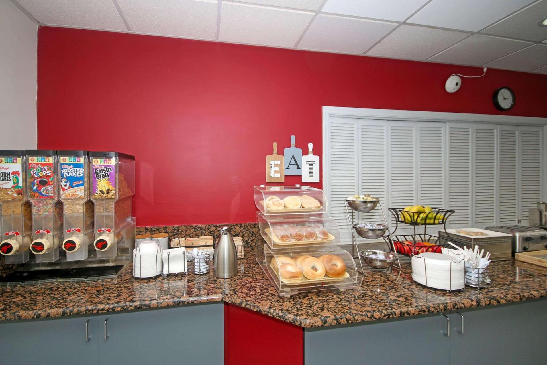 Americas Best Value Inn Pilot Mountain photo 2