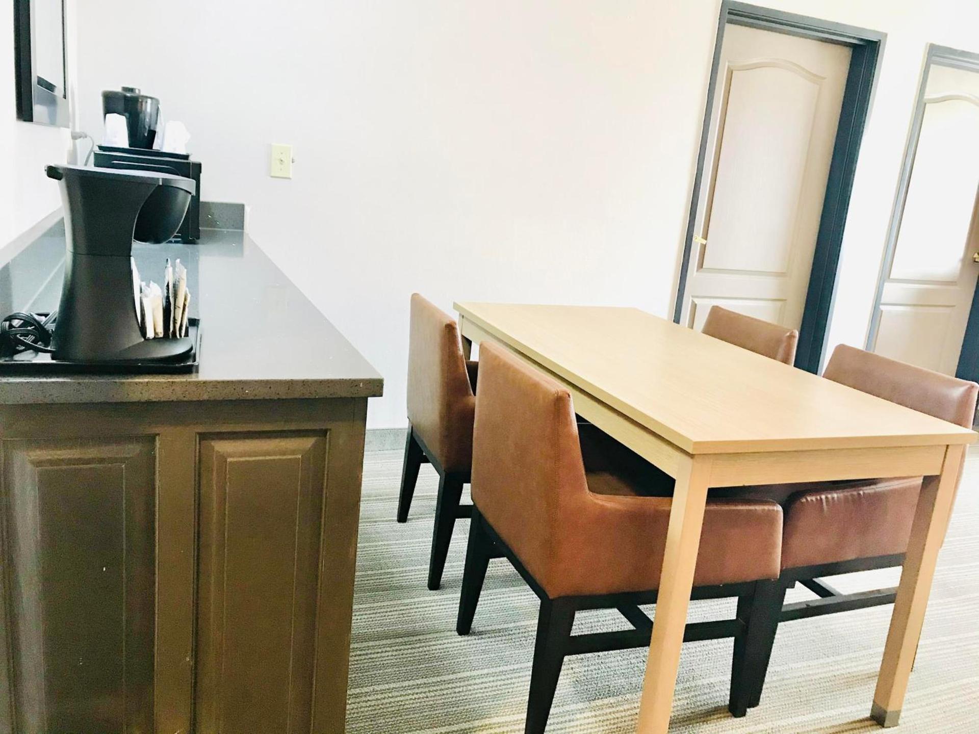 Country Inn & Suites by Radisson, Warner Robins, GA photo 36