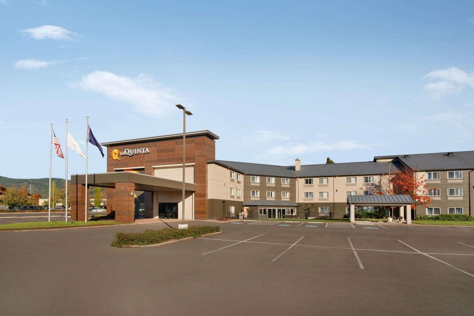 La Quinta Inn & Suites by Wyndham Springfield photo 59