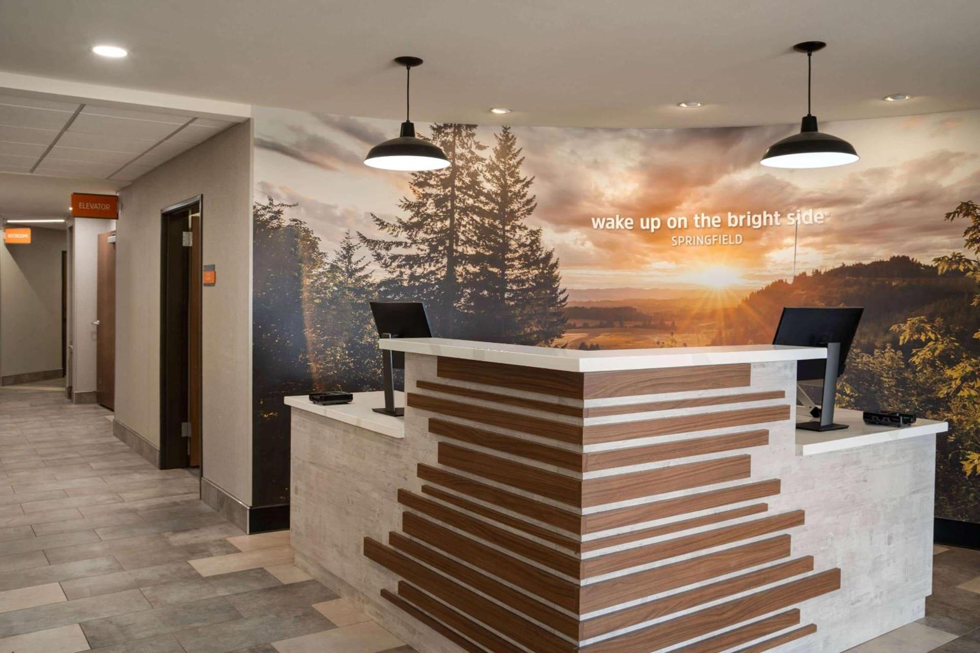 La Quinta Inn & Suites by Wyndham Springfield photo 3