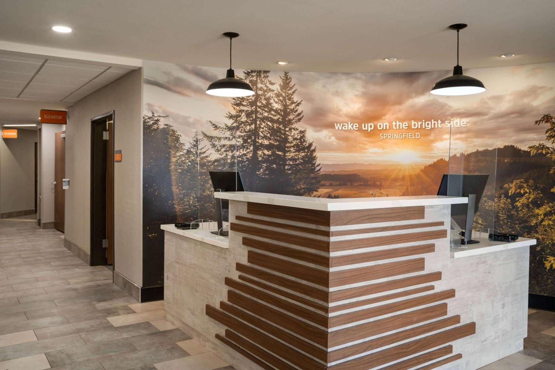 La Quinta Inn & Suites by Wyndham Springfield photo 4