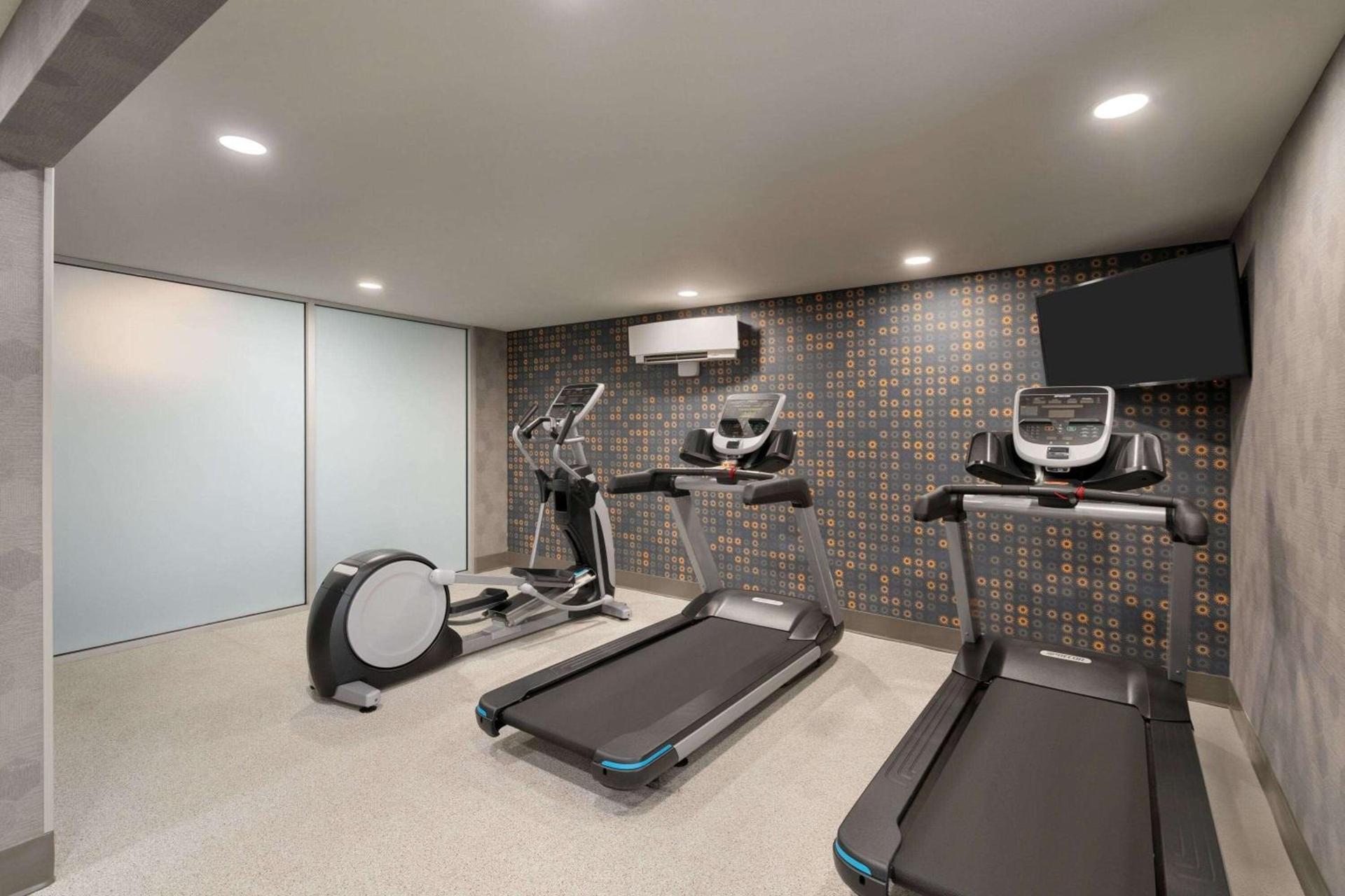 La Quinta Inn & Suites by Wyndham Springfield photo 8
