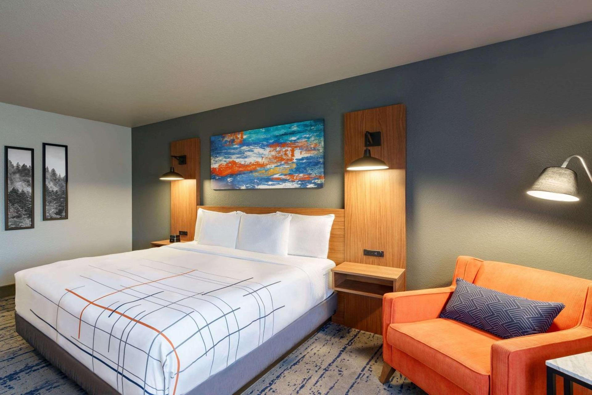 La Quinta Inn & Suites by Wyndham Springfield photo 11