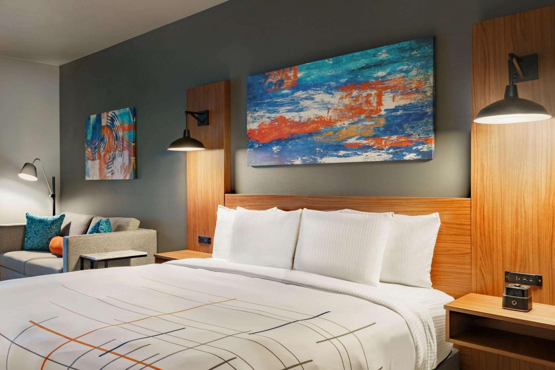 La Quinta Inn & Suites by Wyndham Springfield photo 16
