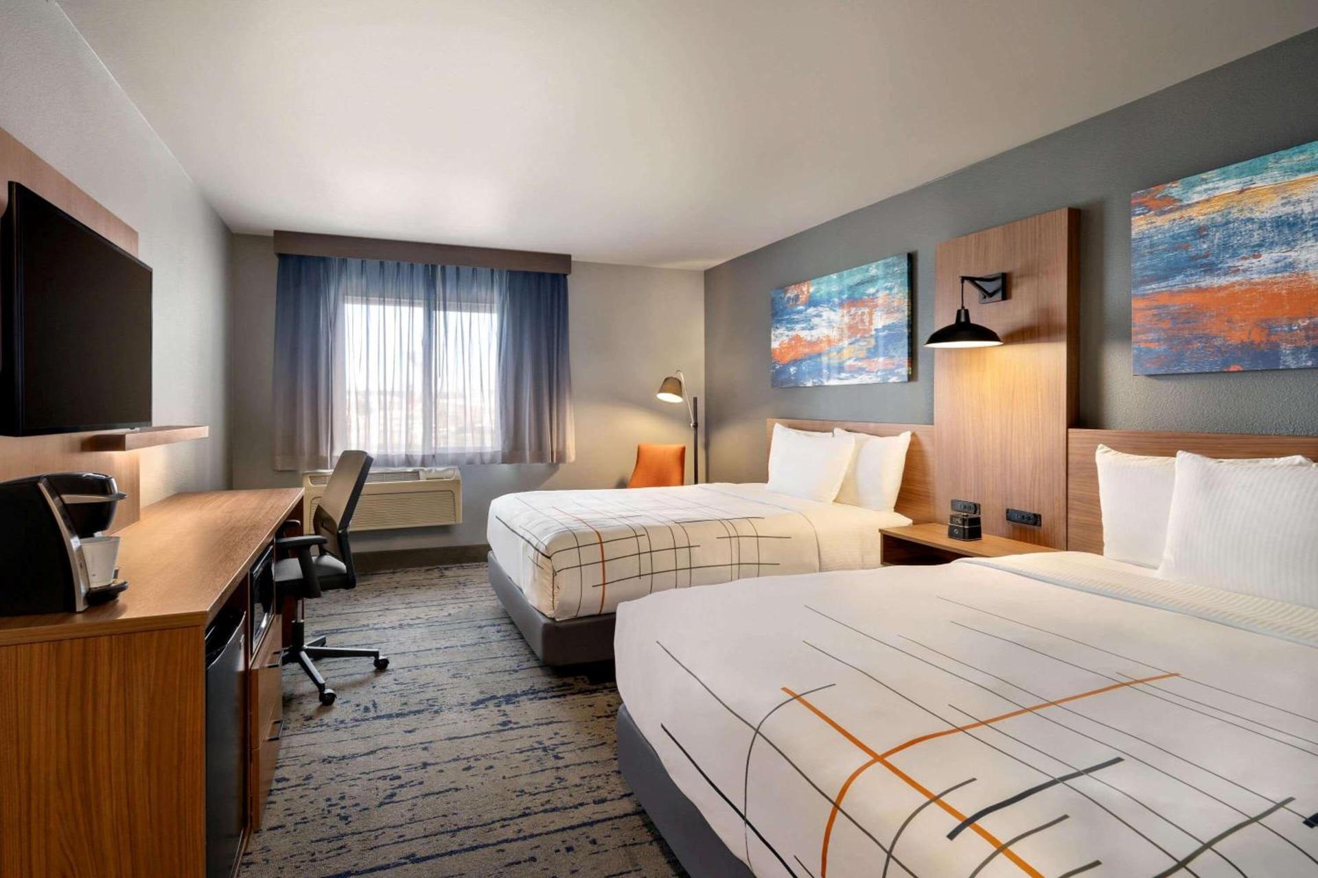 La Quinta Inn & Suites by Wyndham Springfield photo 19