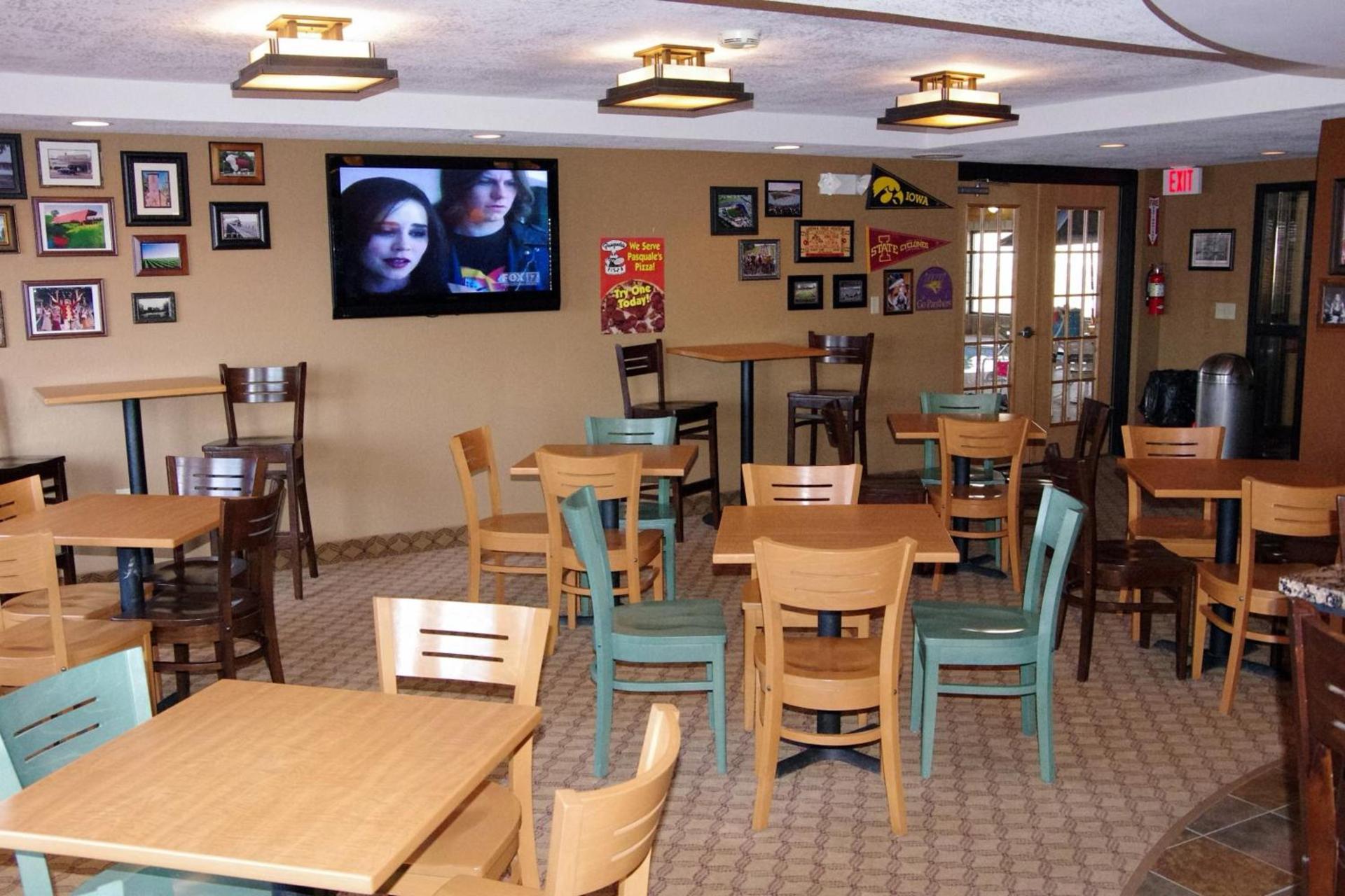 Red Lion Inn & Suites Grimes photo 21