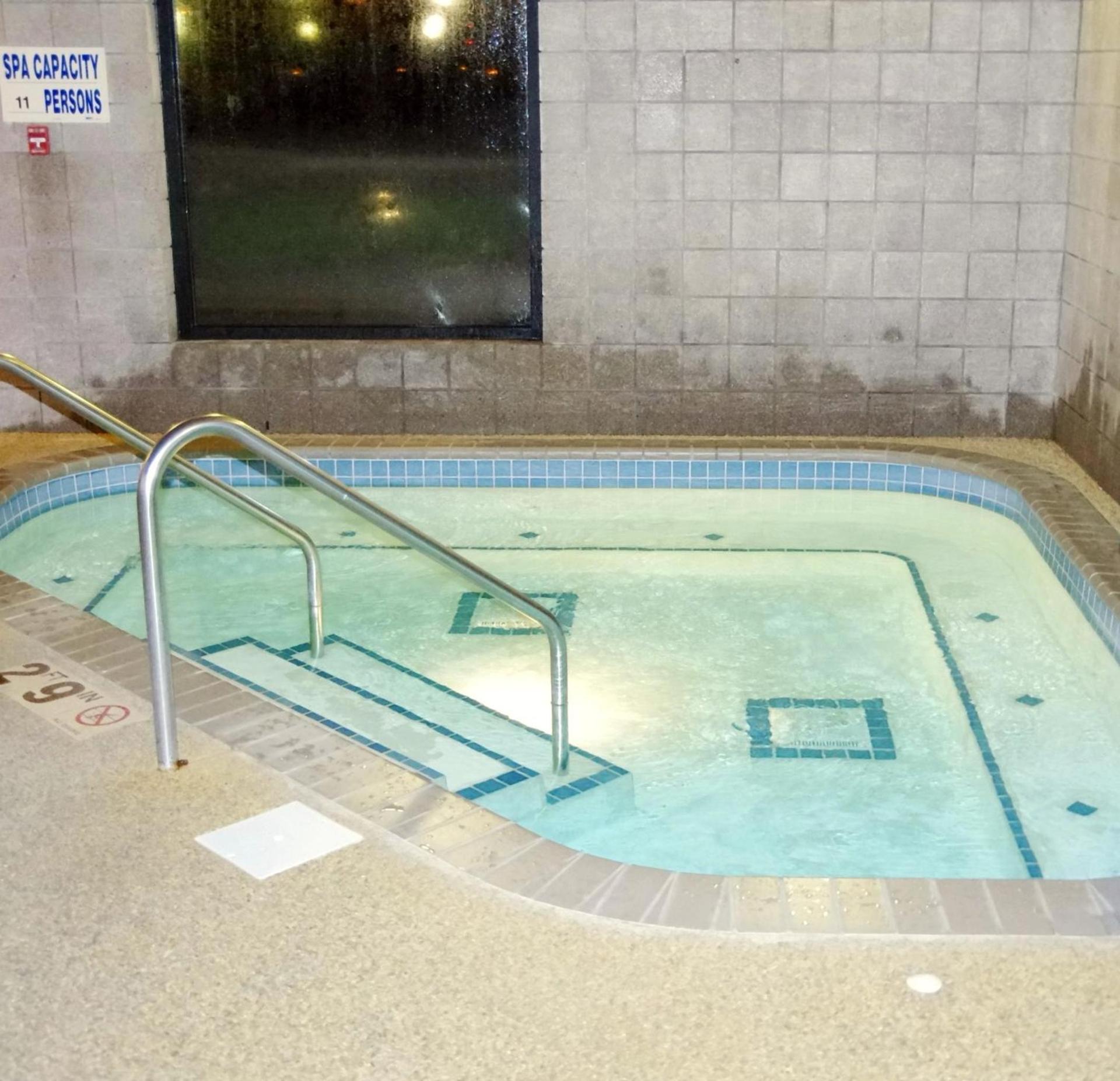 Red Lion Inn & Suites Grimes photo 17