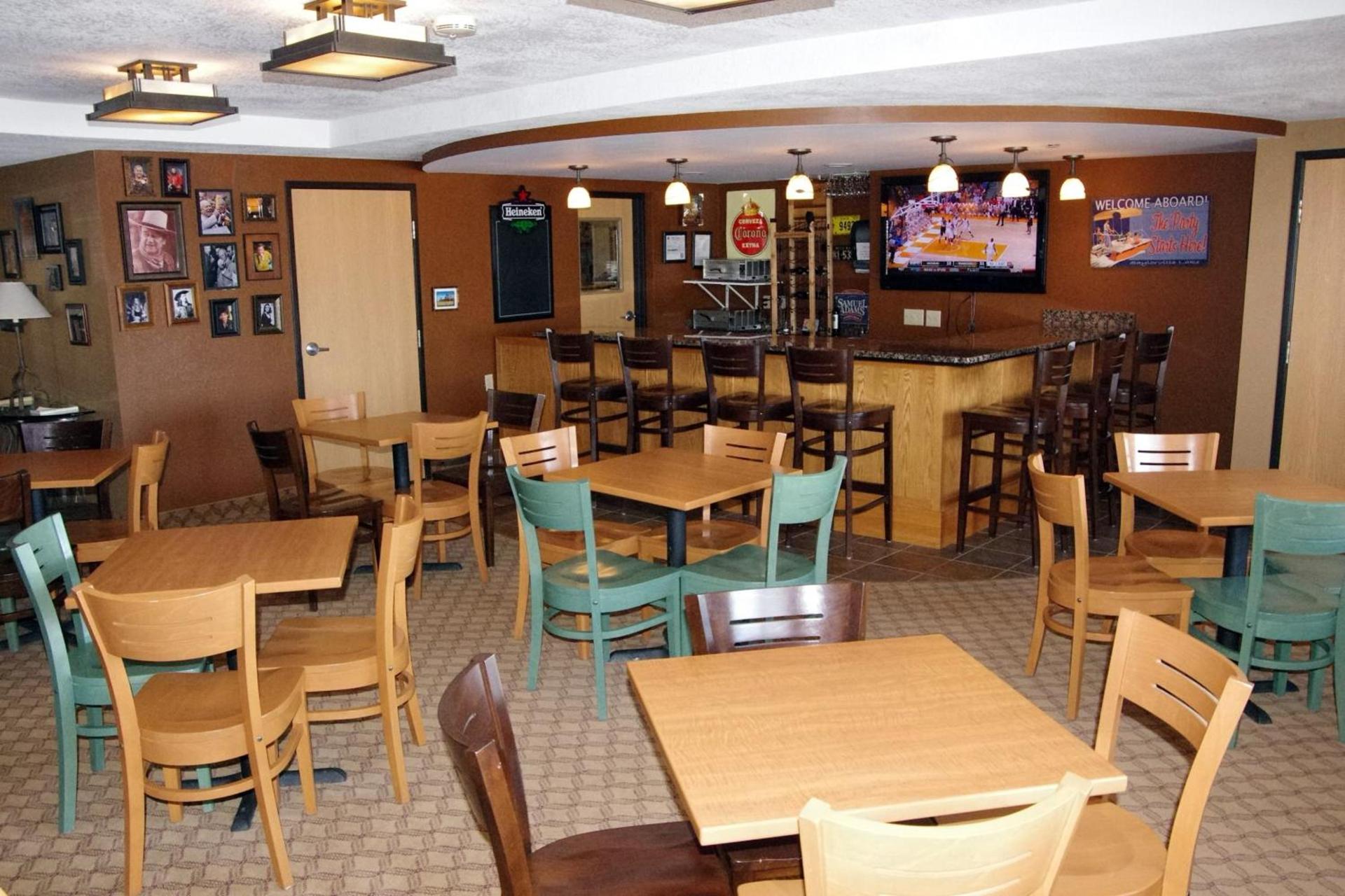 Red Lion Inn & Suites Grimes photo 19