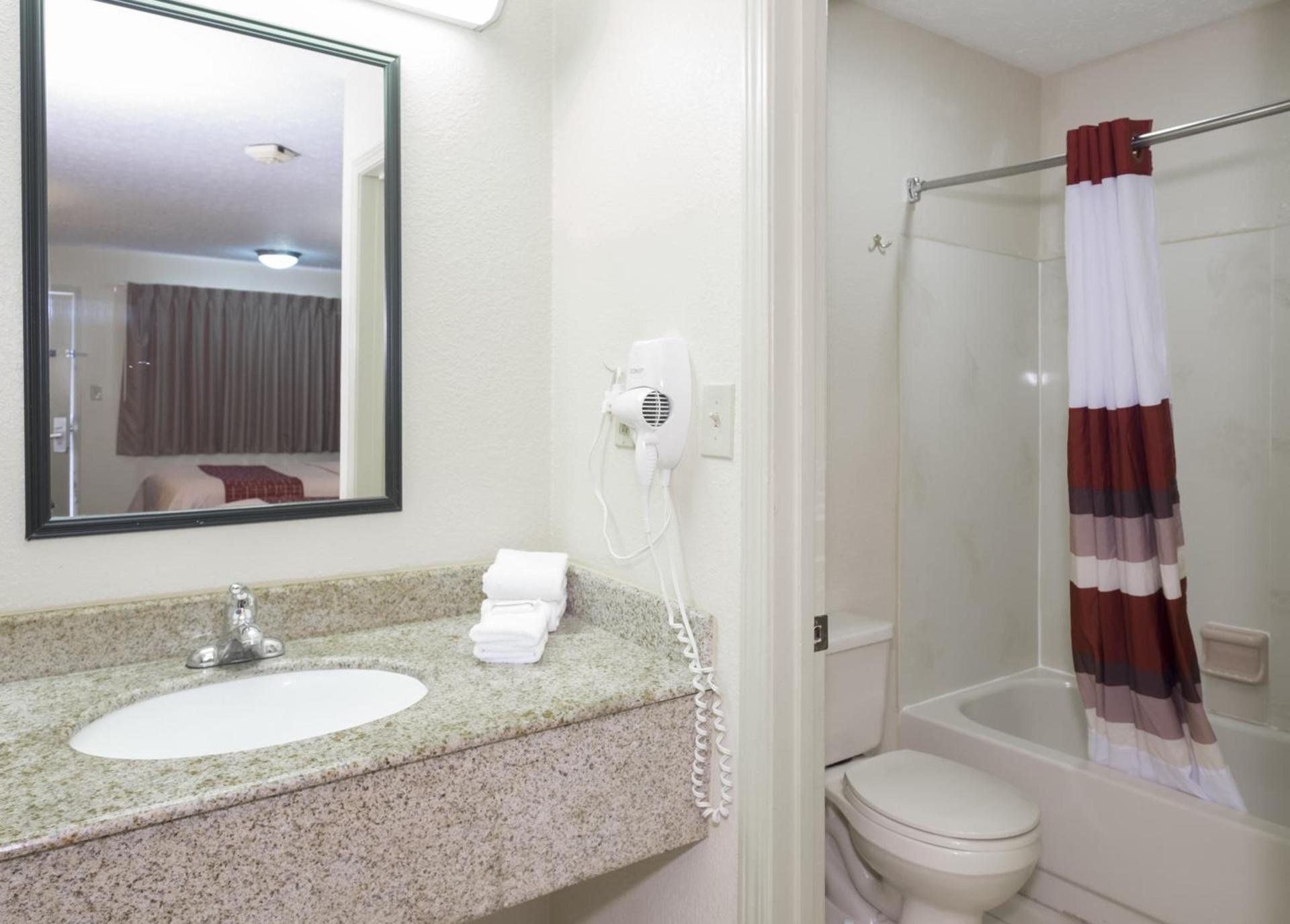 Red Roof Inn Columbus Northeast Westerville photo 22