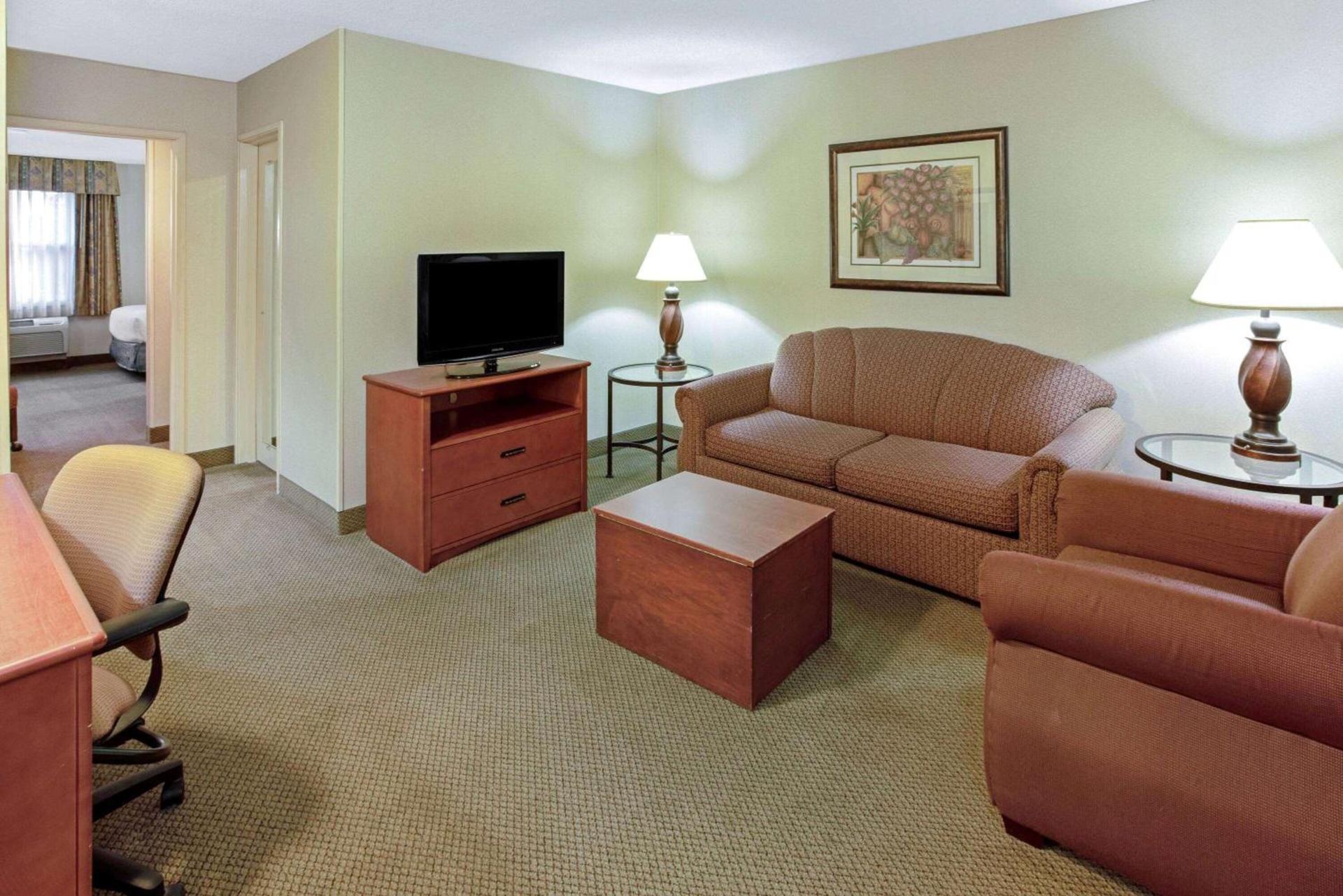 La Quinta by Wyndham Appleton College Avenue photo 12