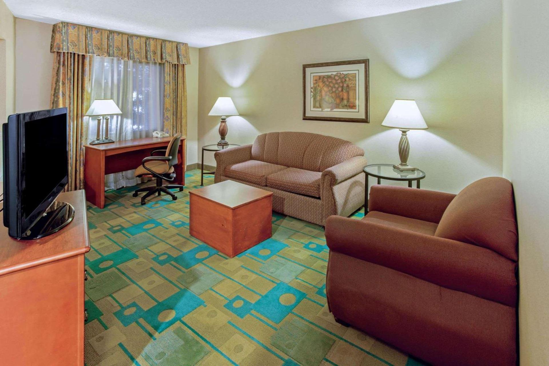 La Quinta by Wyndham Appleton College Avenue photo 16