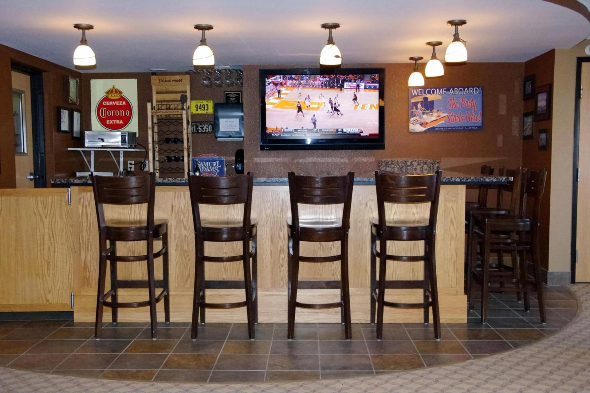 Red Lion Inn & Suites Grimes photo 22