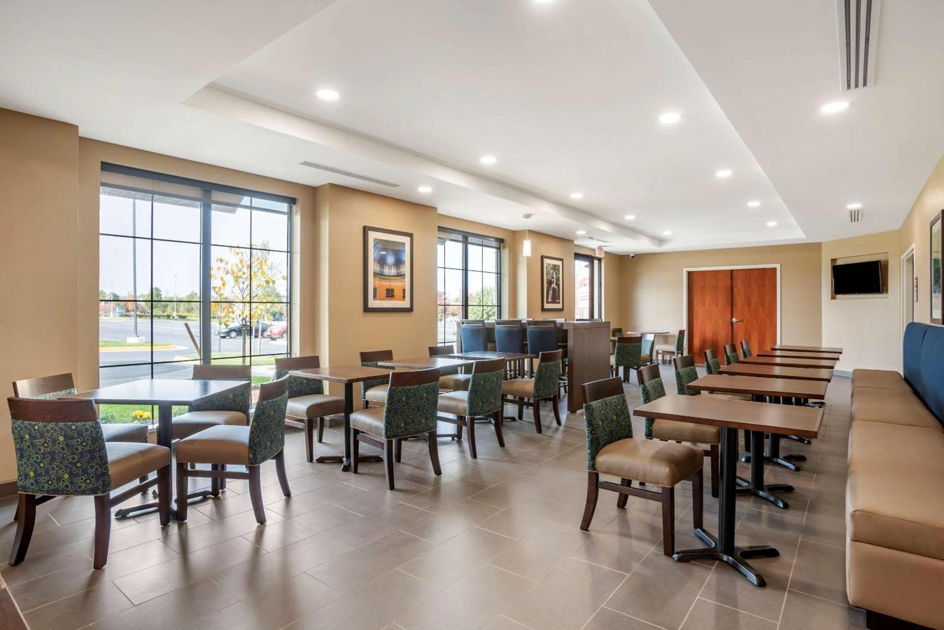 Comfort Inn & Suites Winchester photo 30