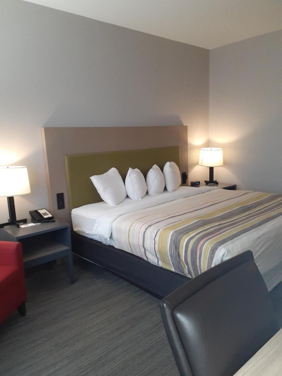 Country Inn & Suites by Radisson, Freeport, IL photo 33