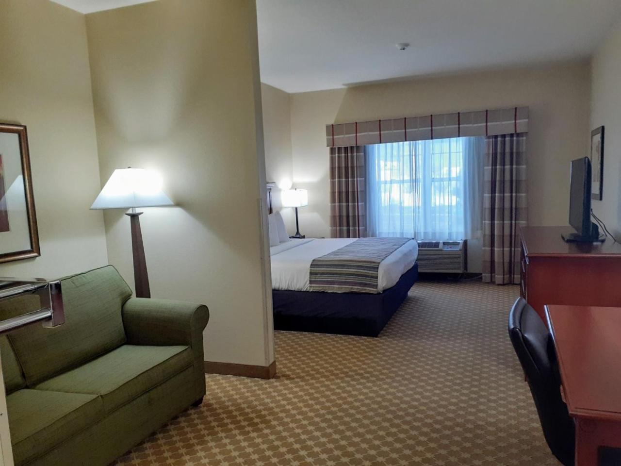 Country Inn & Suites by Radisson, Freeport, IL photo 41