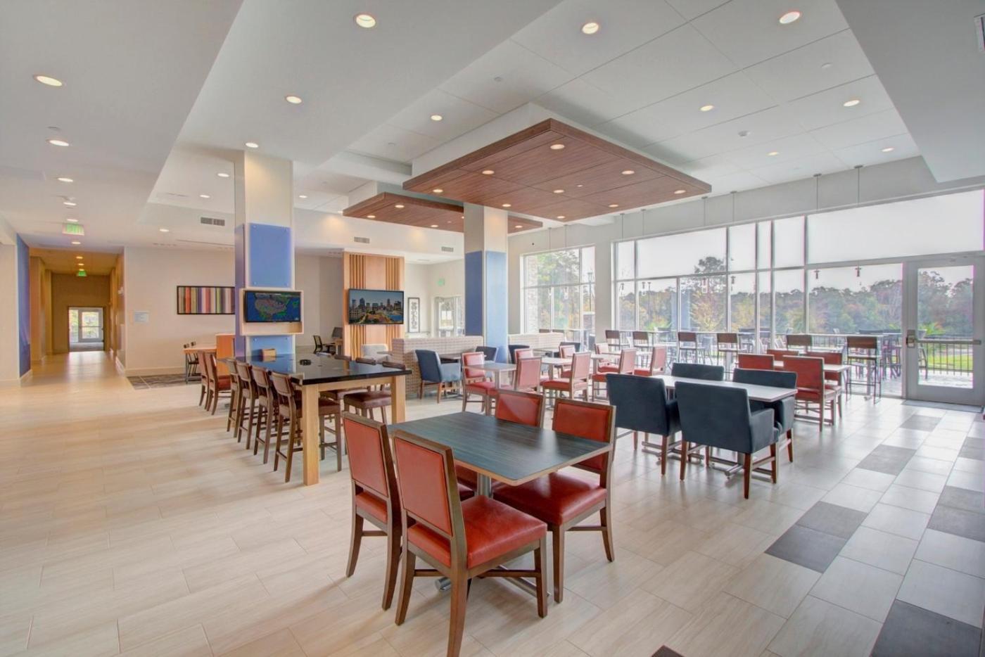 Holiday Inn Express & Suites Charlotte Southwest by IHG photo 10