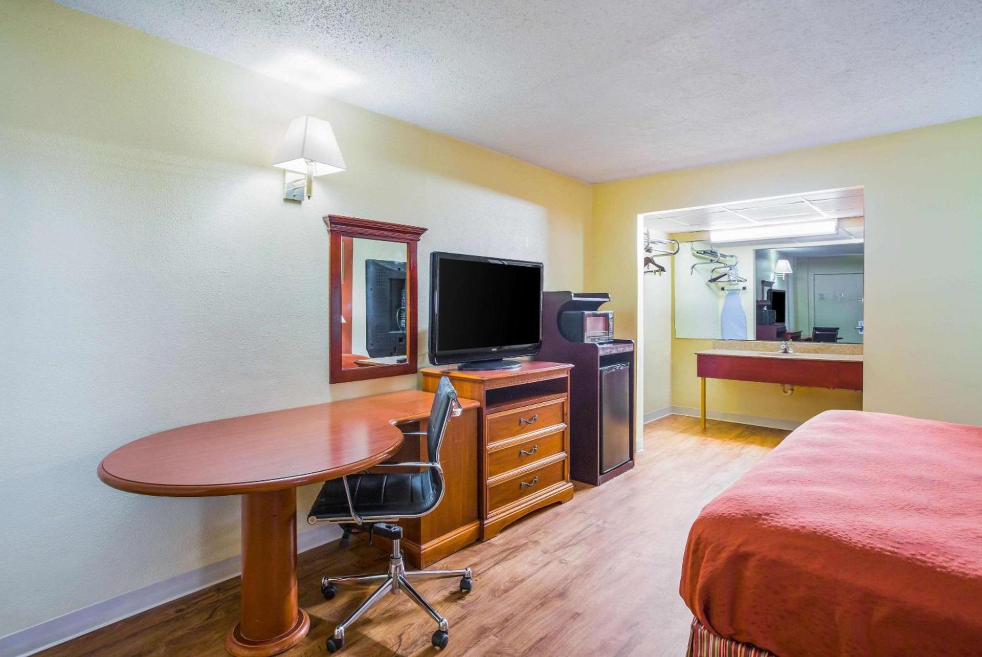 Rodeway Inn Bonifay photo 14