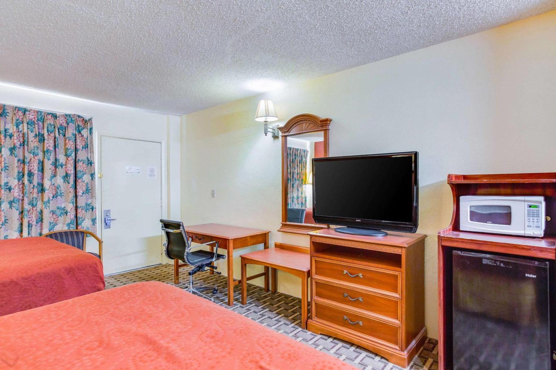 Rodeway Inn Bonifay photo 24