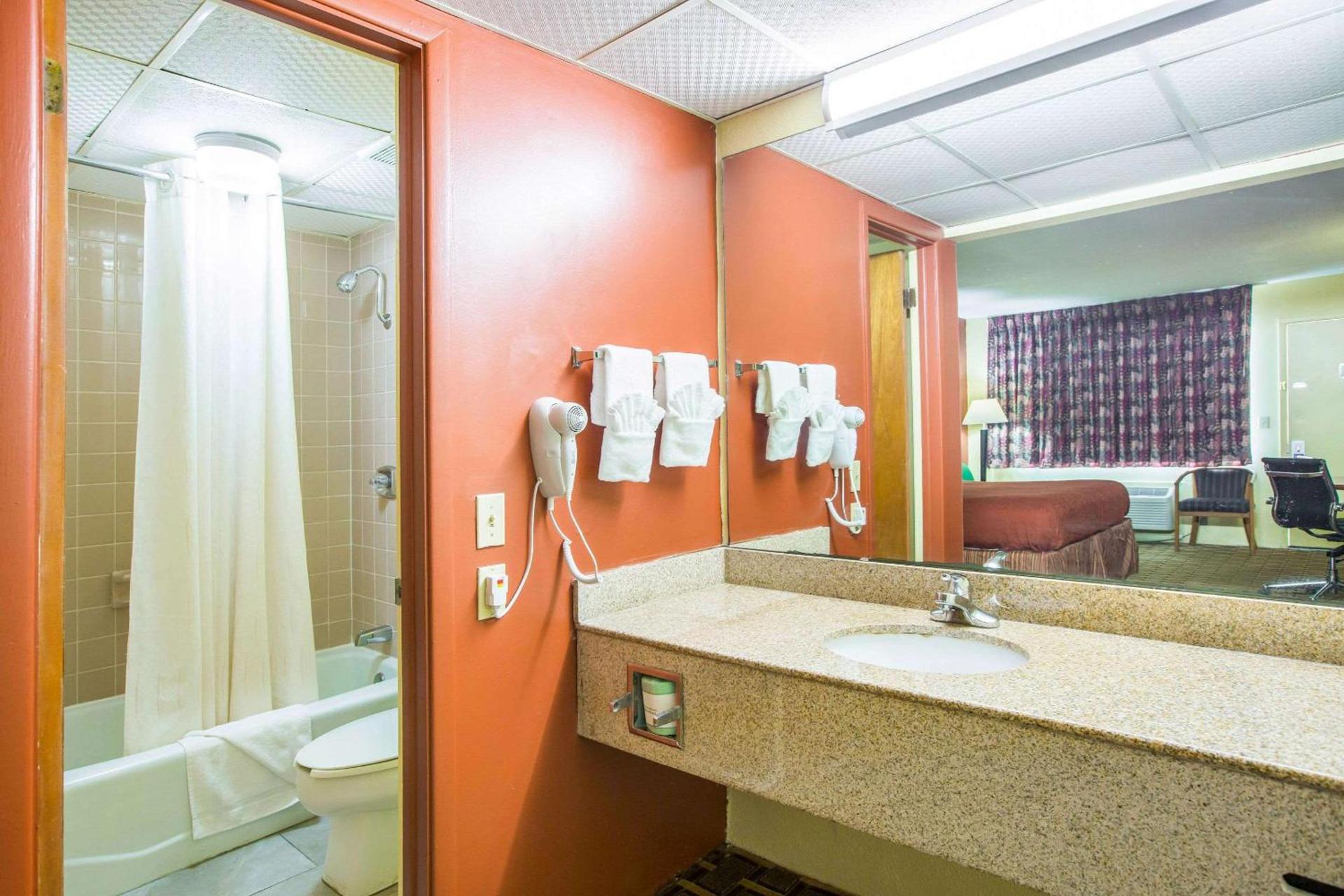Rodeway Inn Bonifay photo 25