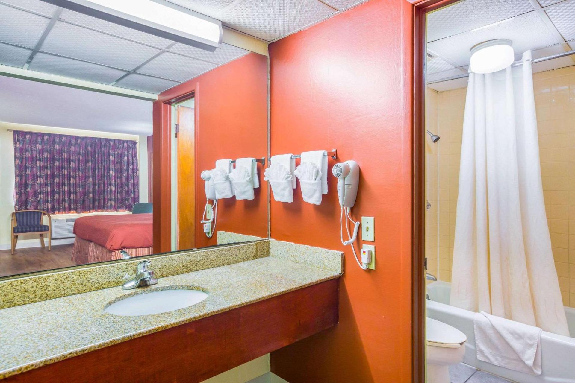Rodeway Inn Bonifay photo 26