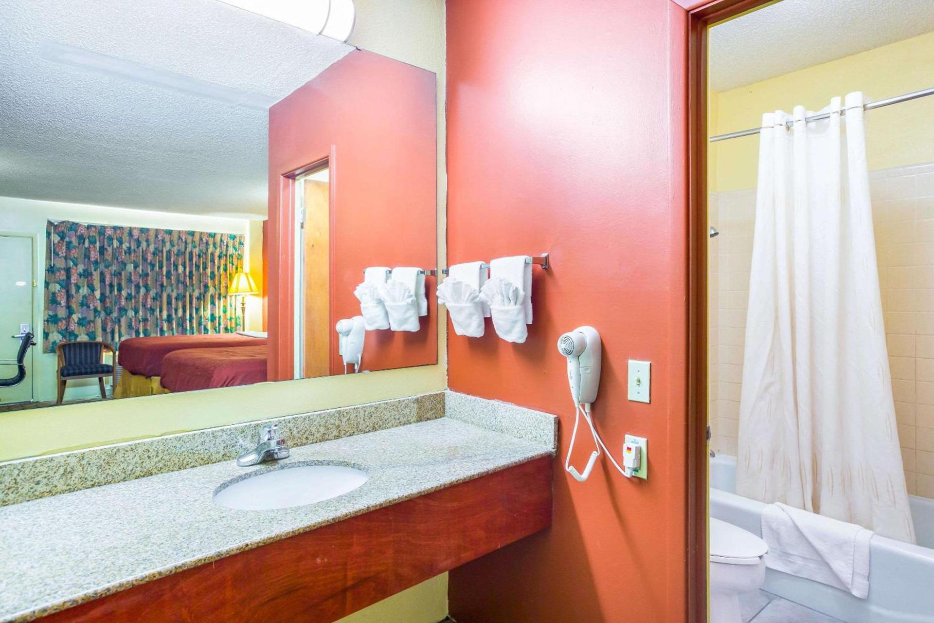 Rodeway Inn Bonifay photo 28