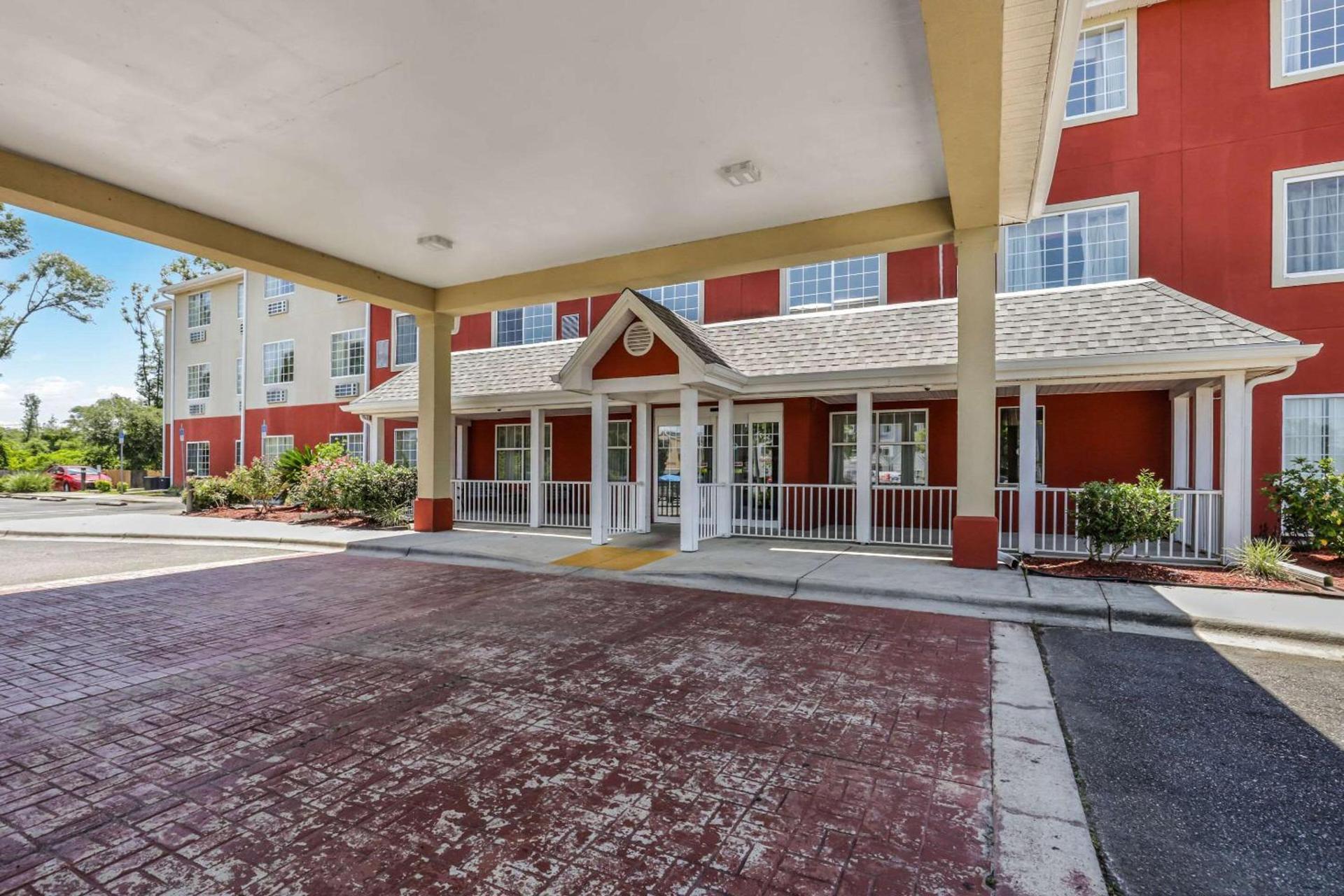 Econo Lodge Inn & Suites Marianna South photo 2