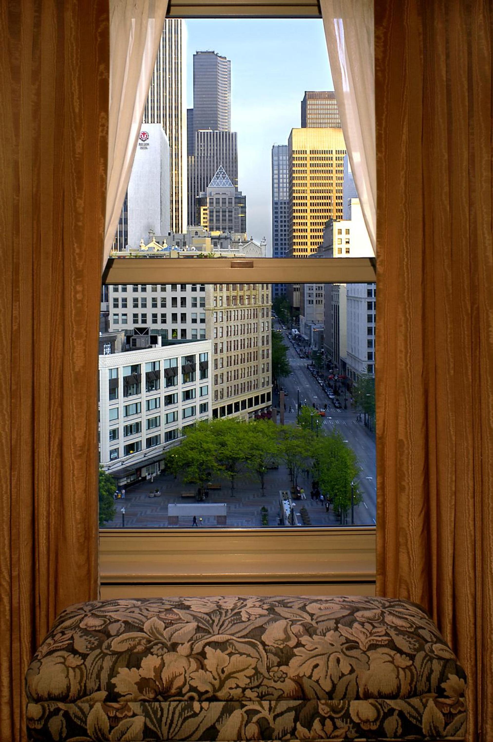 Mayflower Park Hotel photo 22