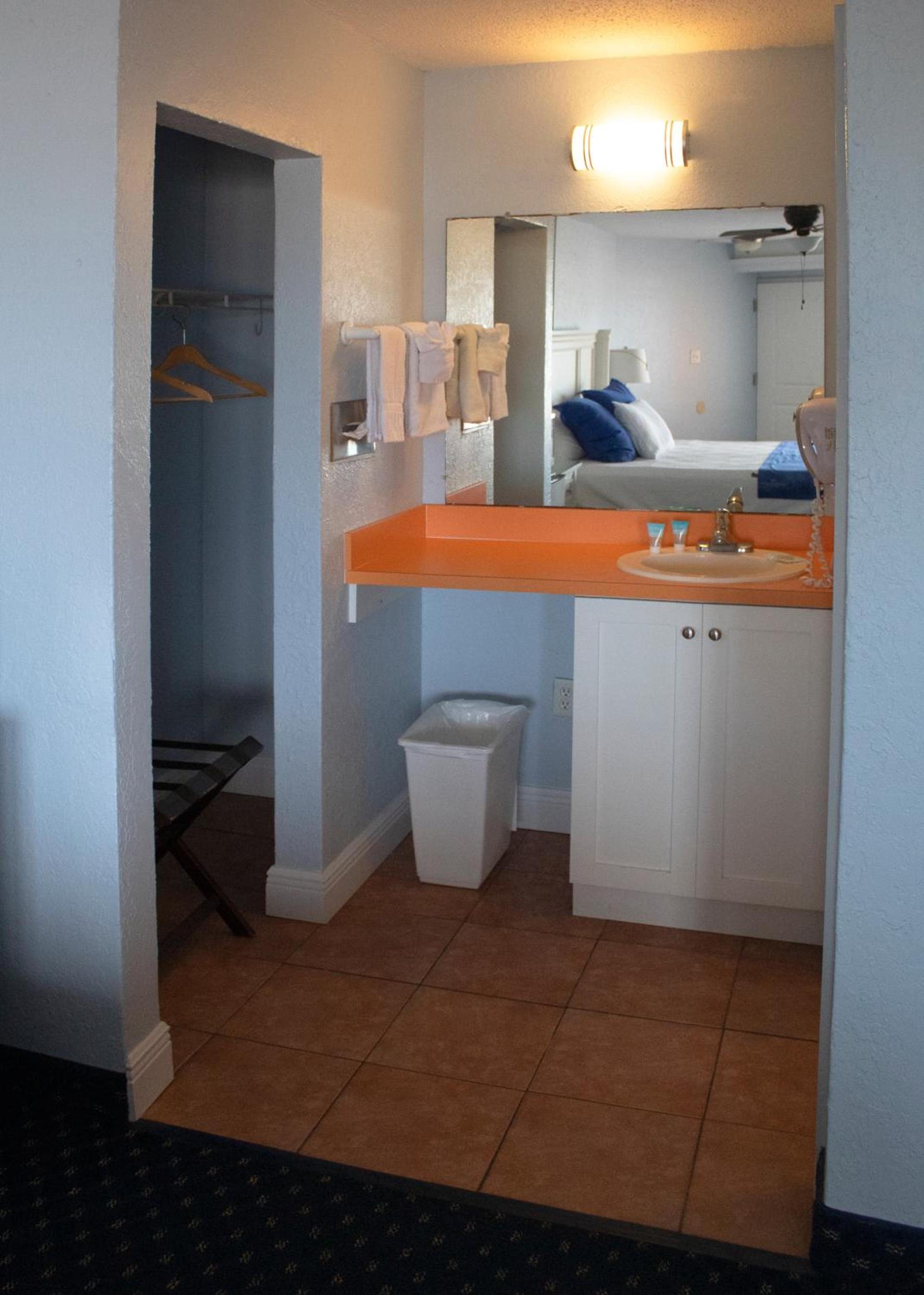 Coral Sands Inn photo 16