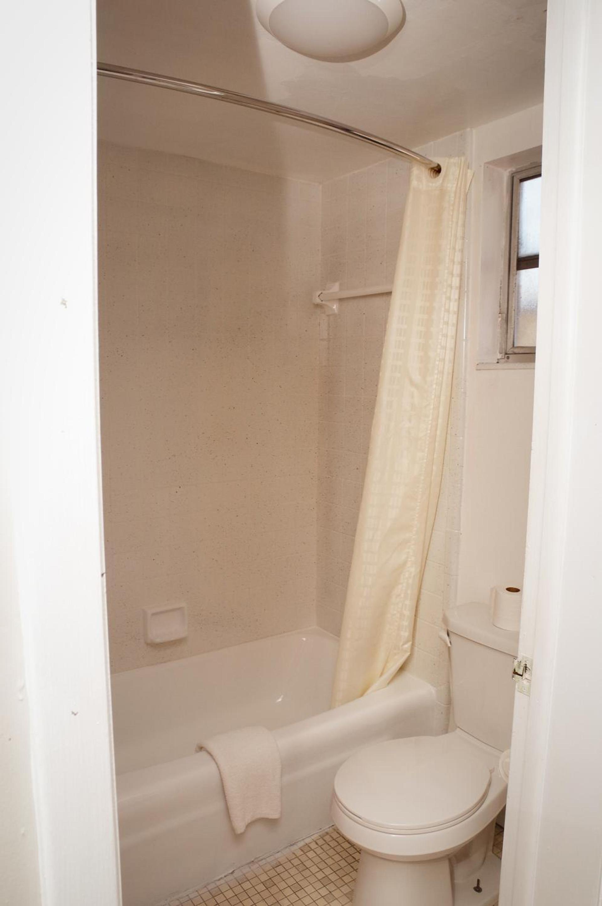 Economy Inn Historic District photo 22