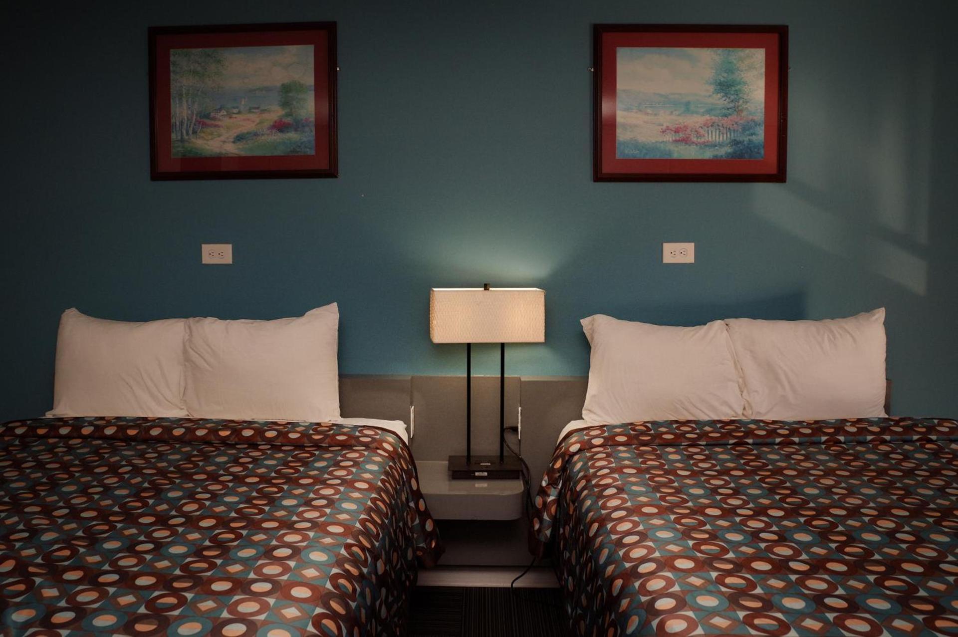 Economy Inn Historic District photo 15