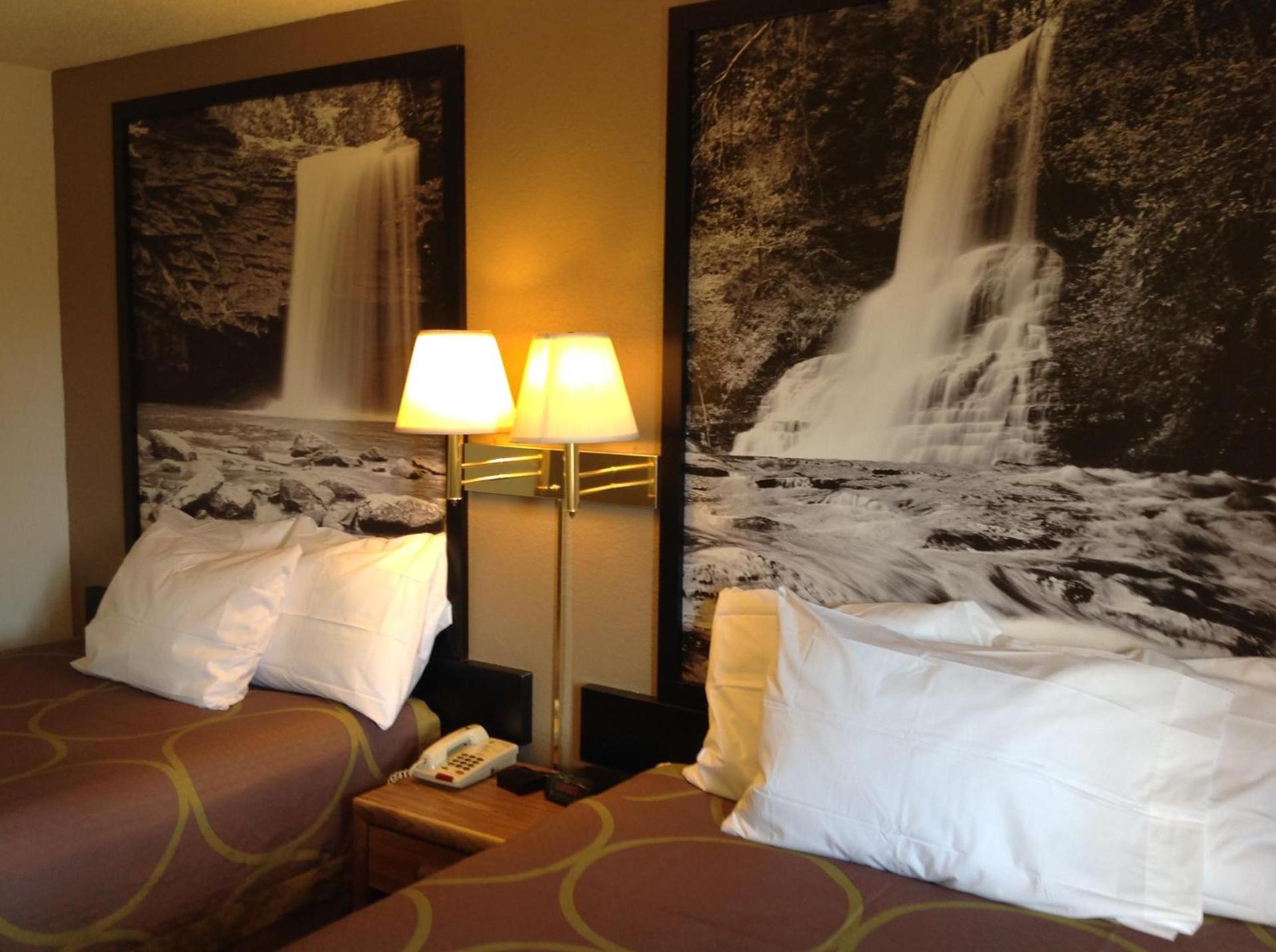 Super 8 by Wyndham Winchester VA photo 13