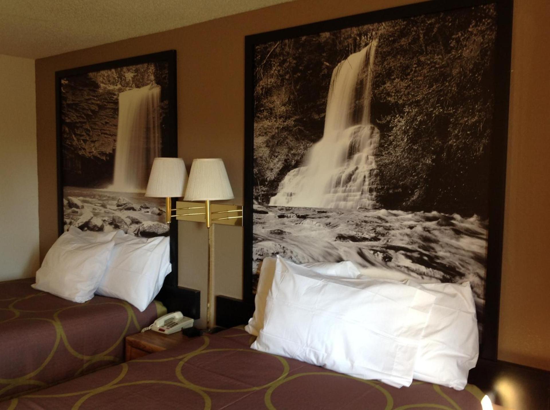 Super 8 by Wyndham Winchester VA photo 14