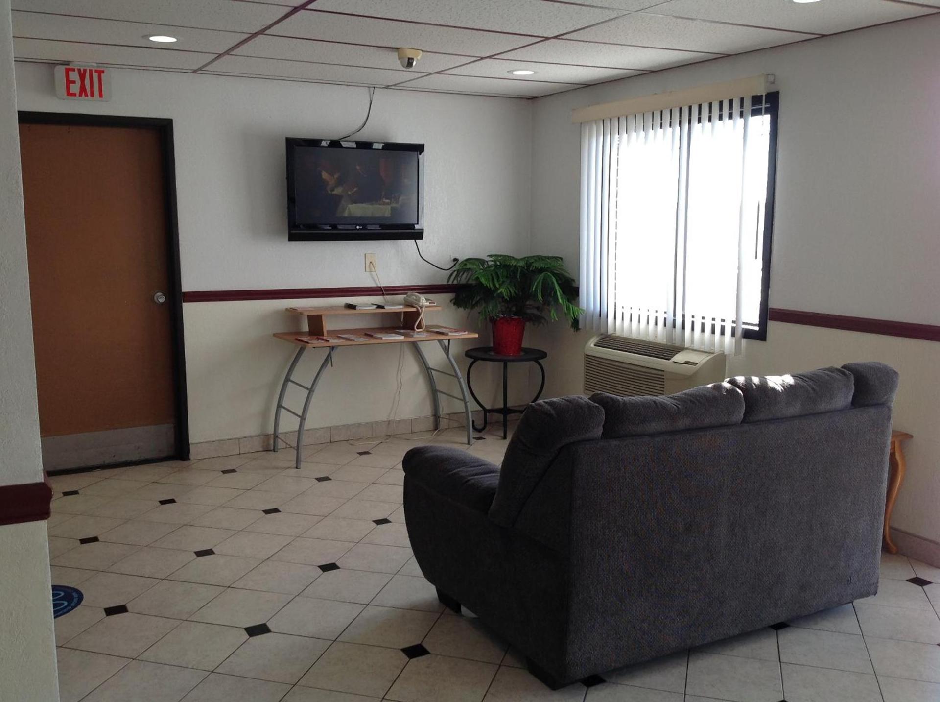 Super 8 by Wyndham Winchester VA photo 23